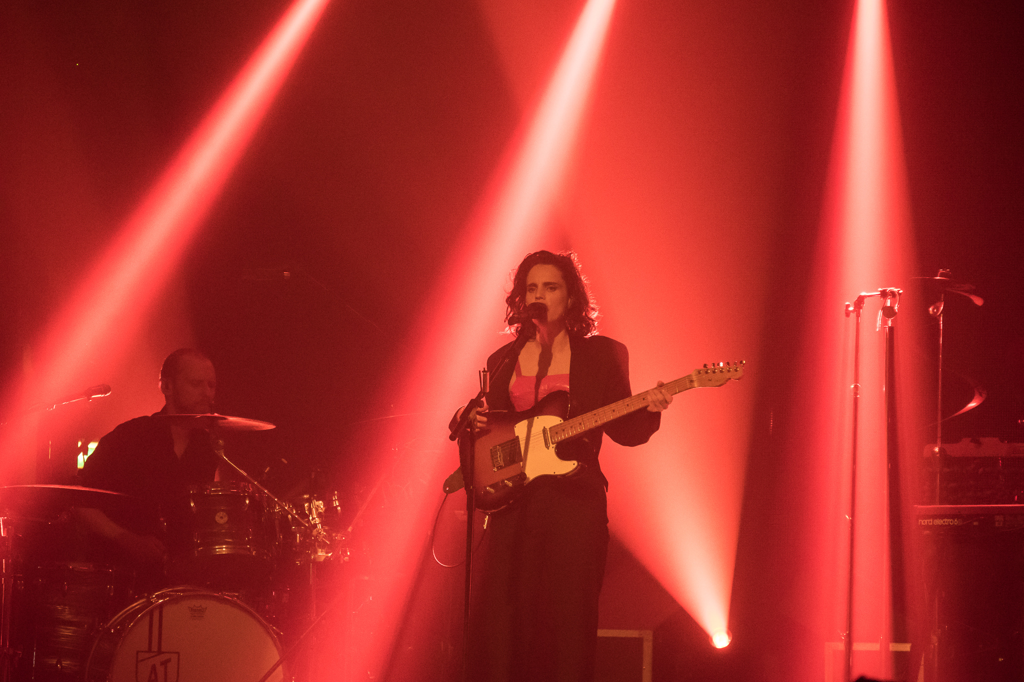 Anna Calvi, Live performance, Heaven concert, 2000x1340 HD Desktop