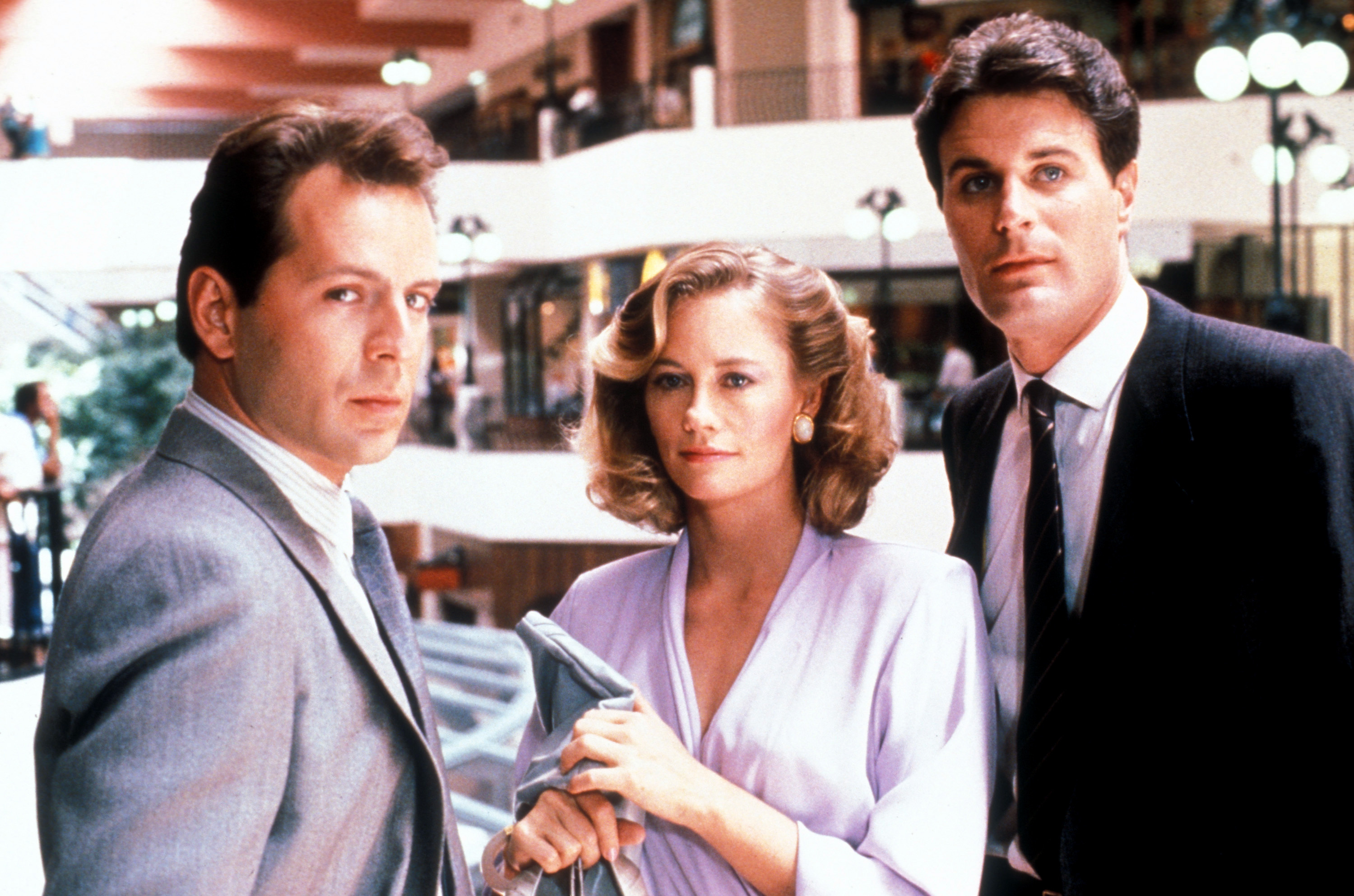 Complete Moonlighting series, DVD collector's delight, Memorable cast, DVD cover art, 3000x1990 HD Desktop