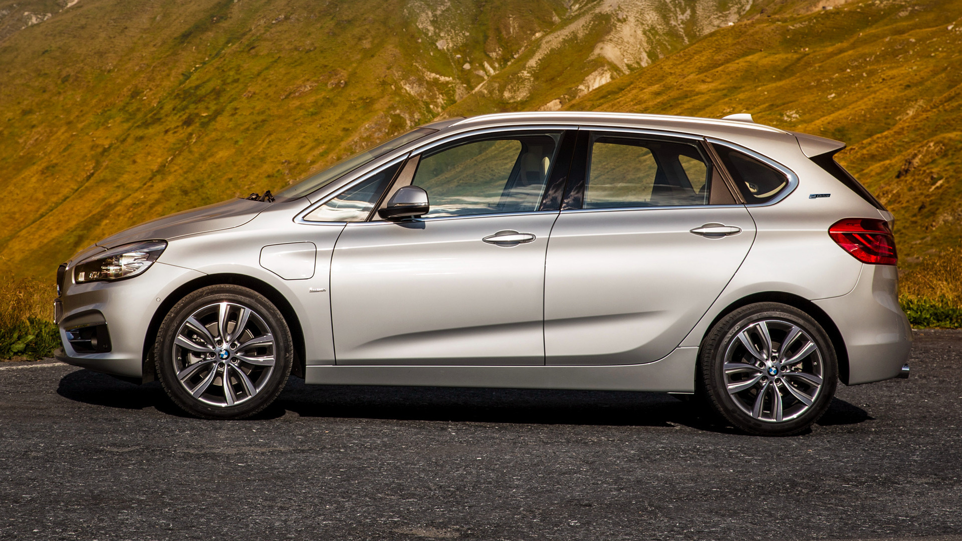 BMW 2 Series, Active Tourer, Fuel Efficiency, Elegance, Sporty Look, 1920x1080 Full HD Desktop