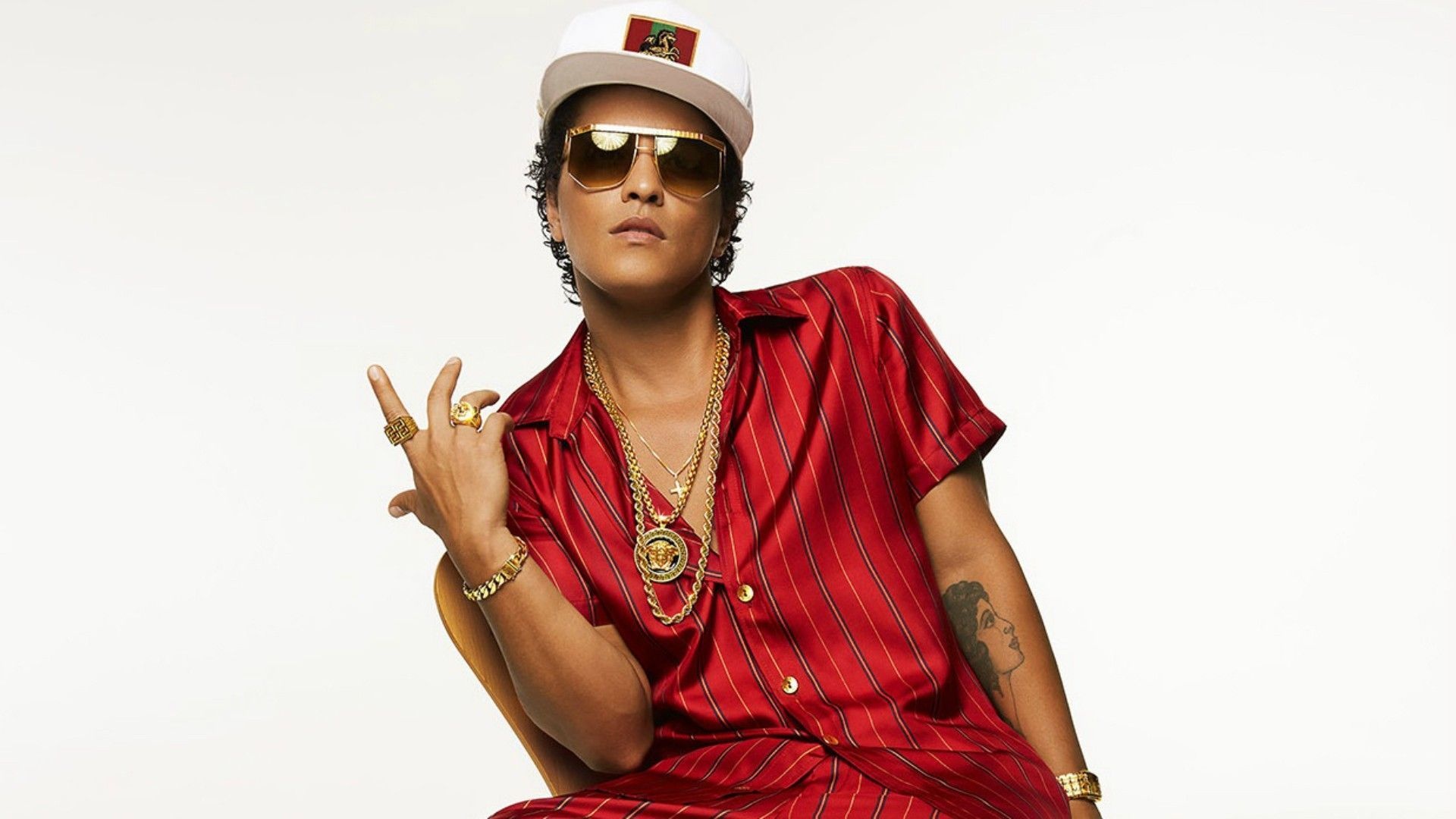 Bruno Mars, Dancing wallpapers, Groovy hits, High-energy performance, 1920x1080 Full HD Desktop