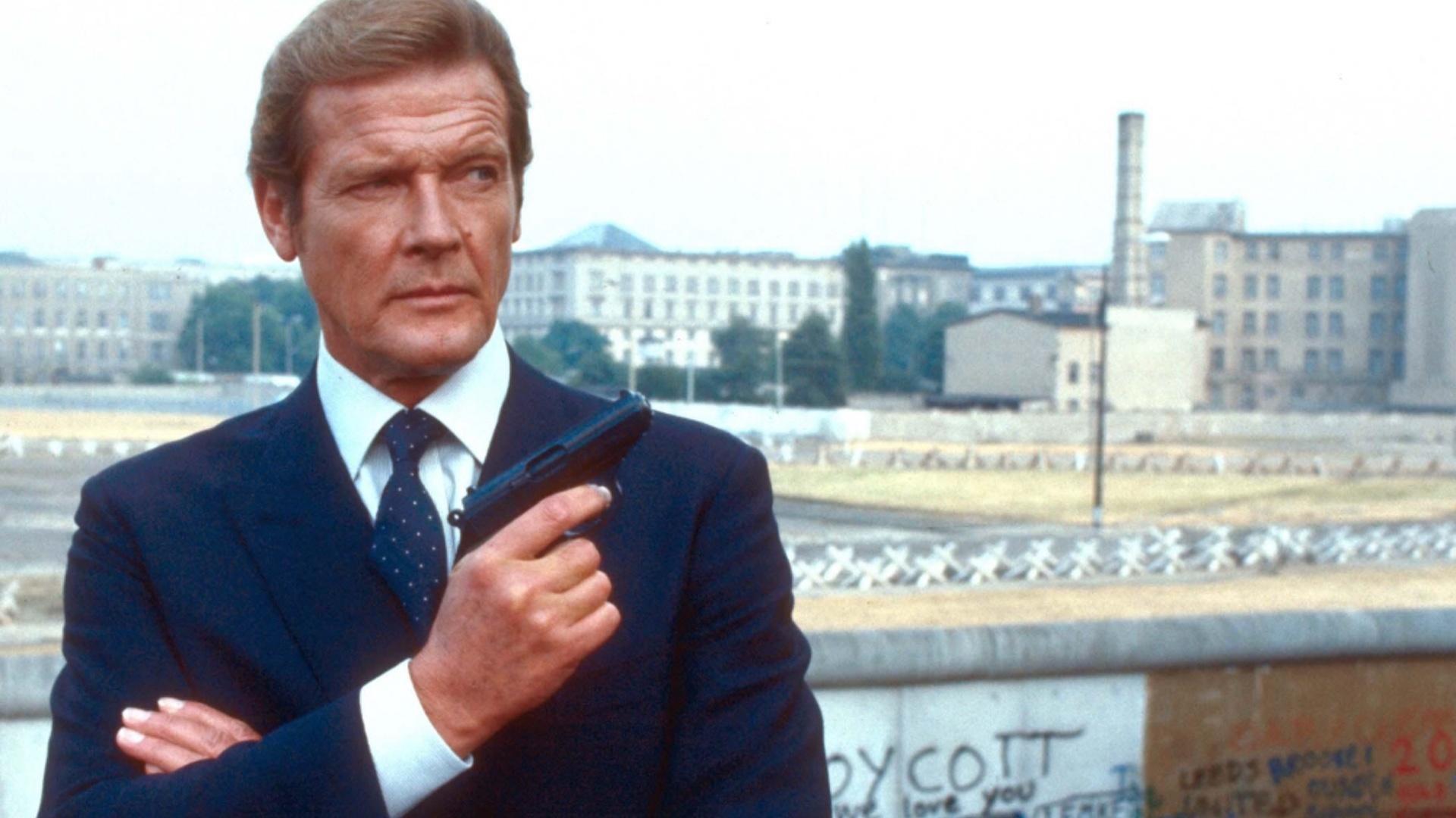 Iconic James Bond actor, Roger Moore dead, Geektyrant, 1920x1080 Full HD Desktop