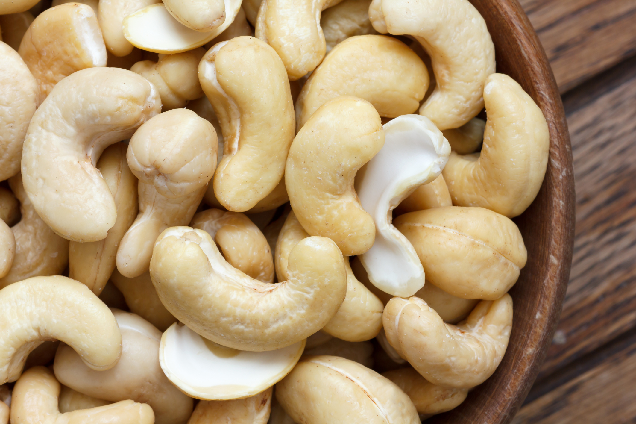 Cashew nuts and cramps, Alleviating discomfort, Cashew health benefits, Natural remedy, 2130x1420 HD Desktop