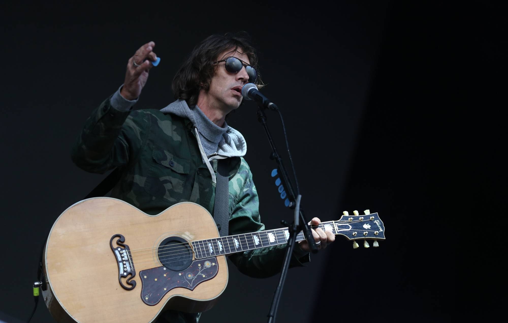 The Verve, Richard Ashcroft performing, Stunning appearance, NME news, 2000x1270 HD Desktop