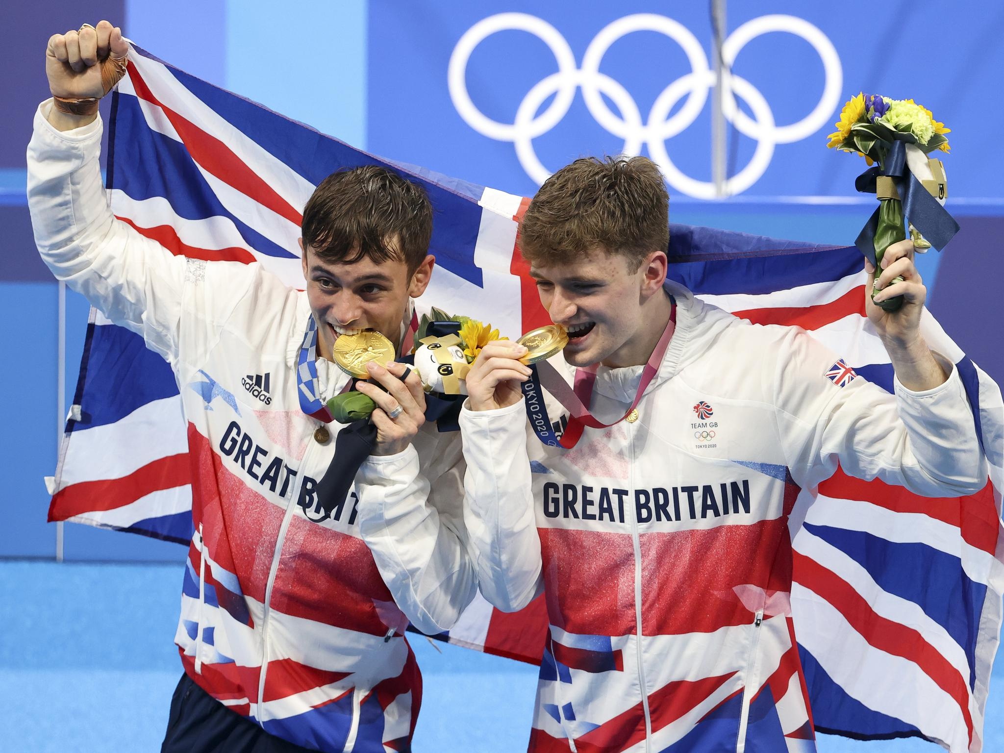Matty Lee, LGBTQ message, Gold medal win, International recognition, 2050x1540 HD Desktop