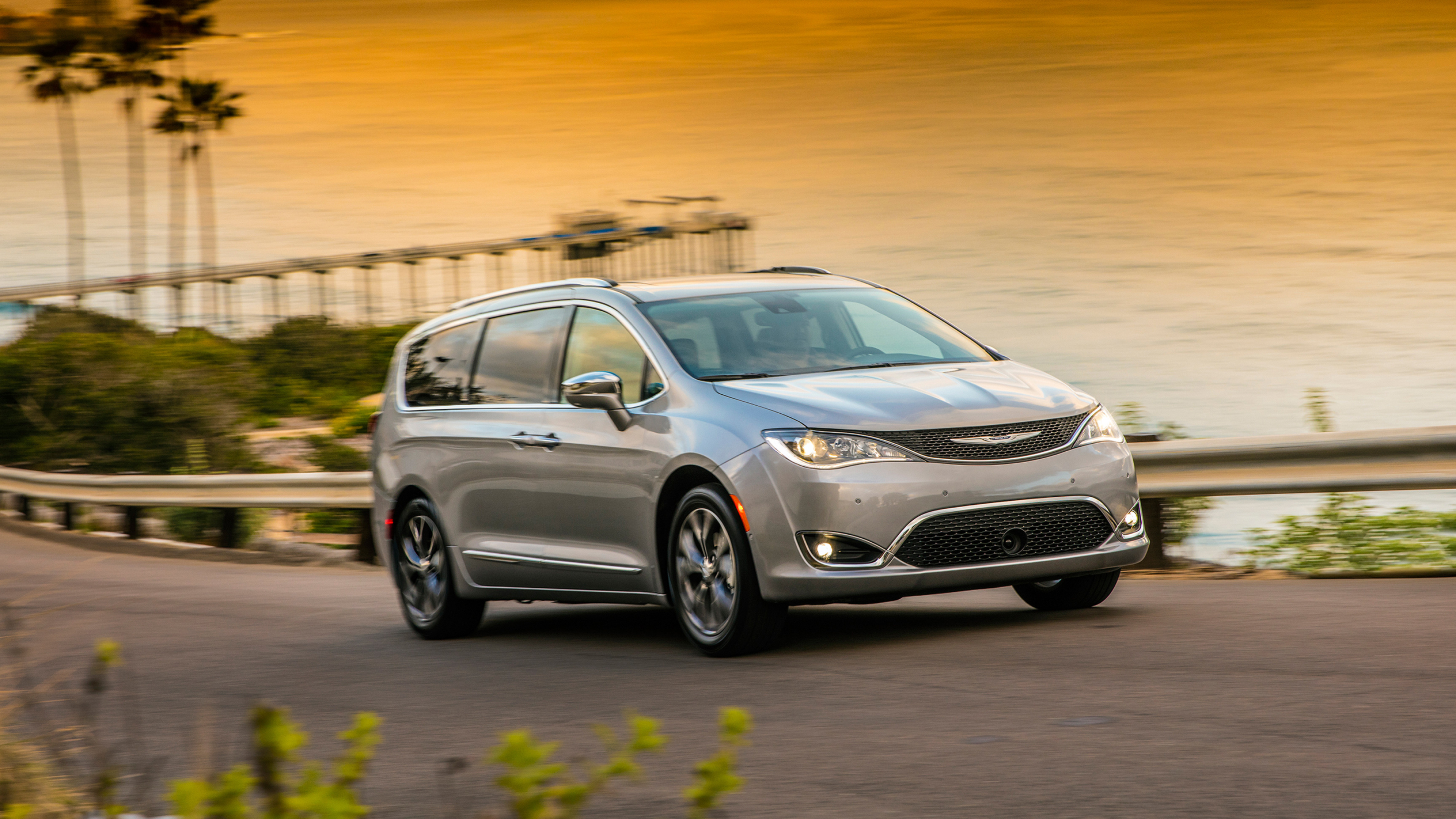 Chrysler Pacifica, Desktop wallpapers, 4K Ultra HD, 3840x2160 4K Desktop