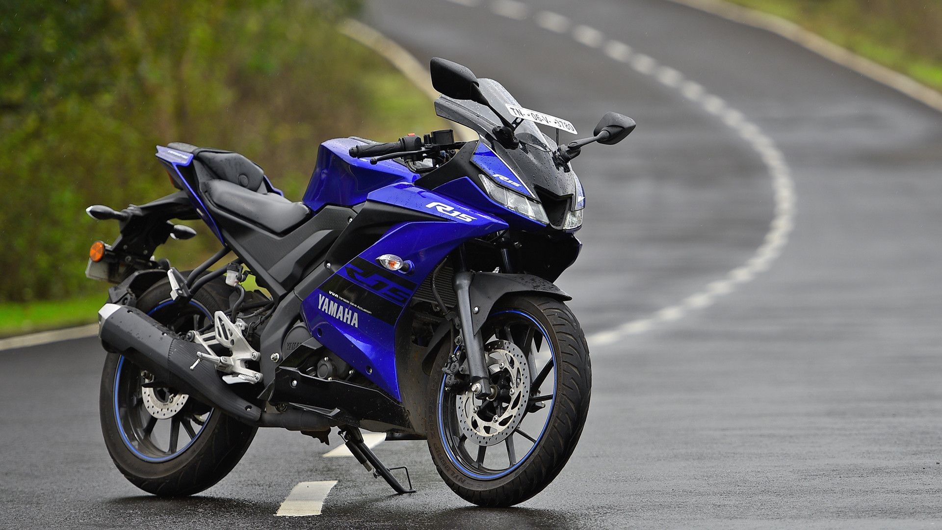 Yamaha YZF-R15 (Auto), Thrilling ride, Sporty performance, Dynamic design, 1920x1080 Full HD Desktop