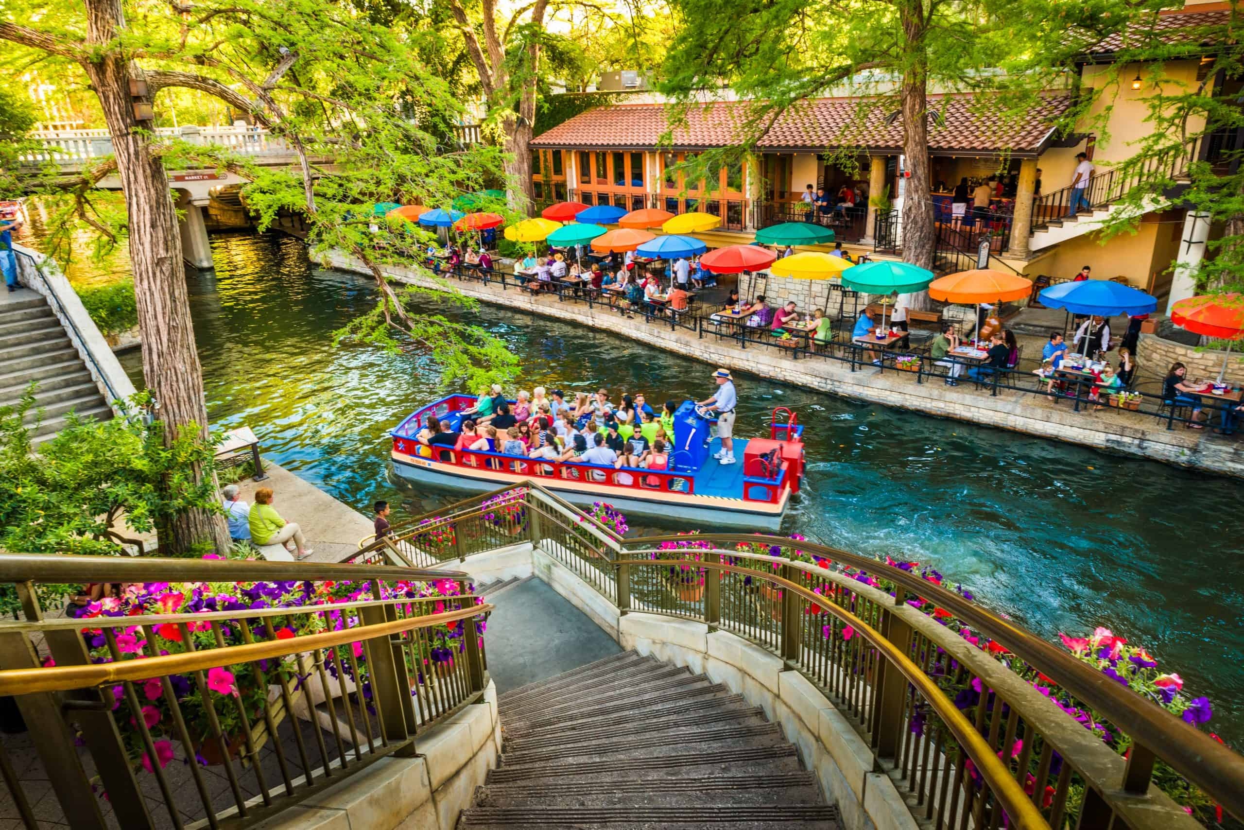 Family fun, San Antonio, Texas, Attractions for everyone, Memorable experiences, 2560x1710 HD Desktop