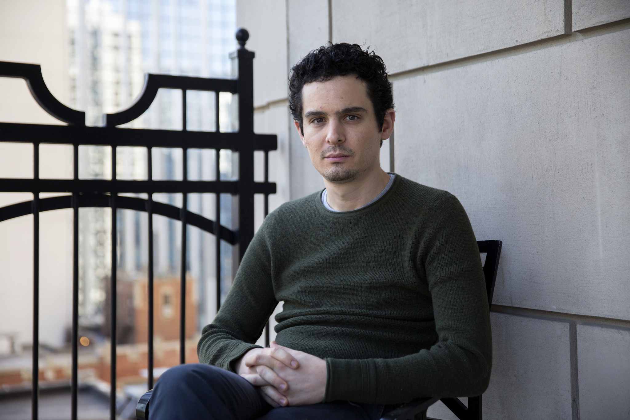 Damien Chazelle, Biography, Life story, Super Stars Bio, 2050x1370 HD Desktop