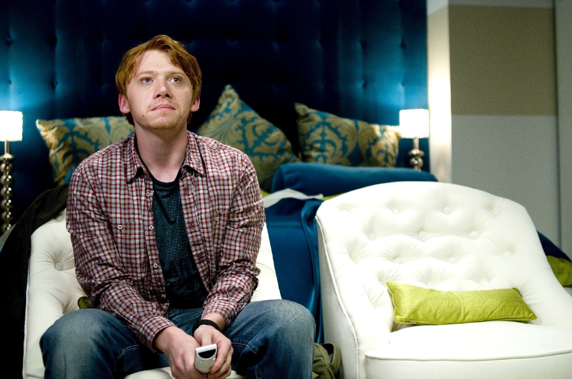 Rupert Grint, Tony sat in hotel room, Nick Wall photo, 1920x1280 HD Desktop