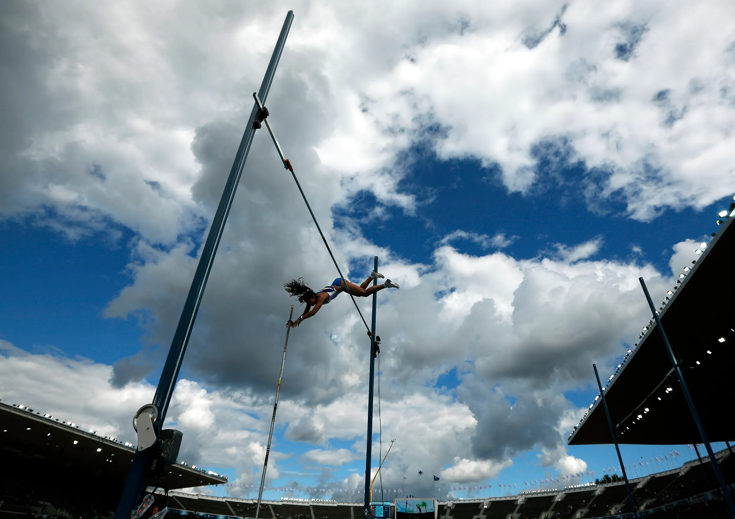 Olympic physics, Pole vaulters, Over the top, Wired, 2500x1770 HD Desktop