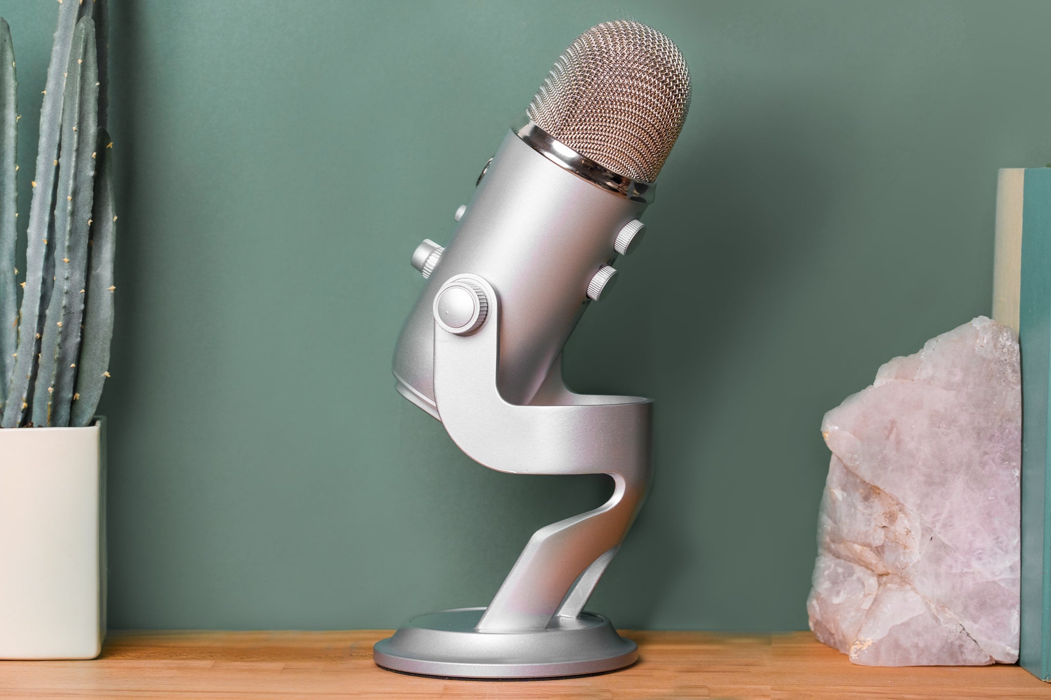 Top USB microphones, Expert reviews, High-quality sound, Cutting-edge technology, 2050x1370 HD Desktop