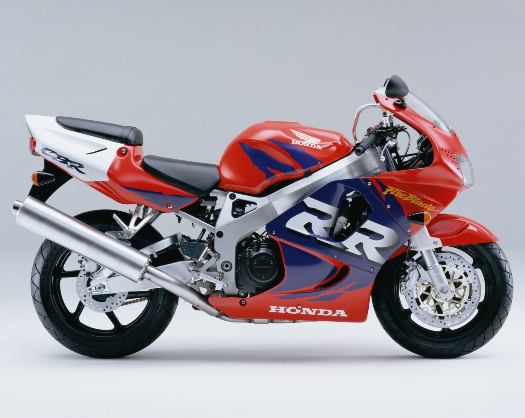 Honda CBR900RR, Legendary performance, Unforgettable design, Iconic heritage, 2050x1640 HD Desktop