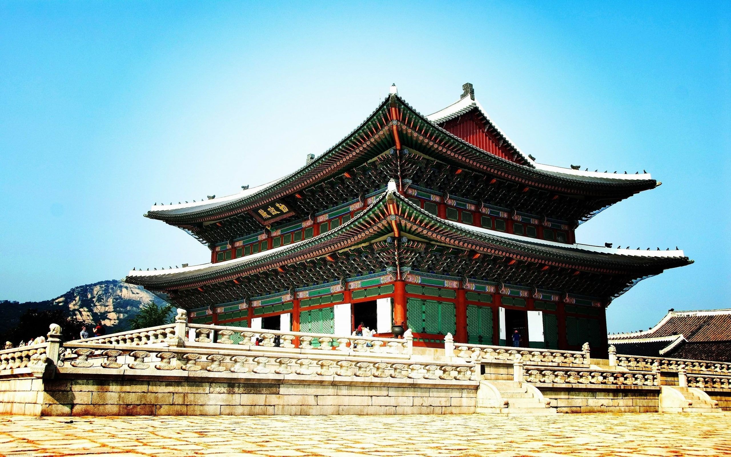 Korea Castle 4K wallpapers, Magnificent backgrounds, Traditional architecture, Historic charm, 2560x1600 HD Desktop