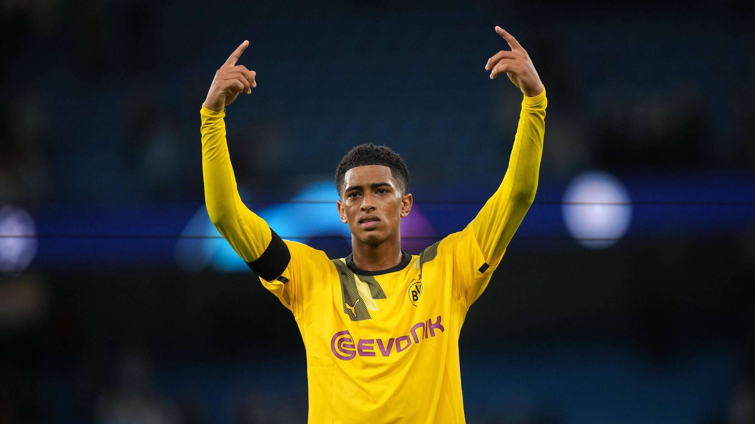 Jude Bellingham, Borussia Dortmund kit, Raised arms celebration, HD Desktop wallpaper