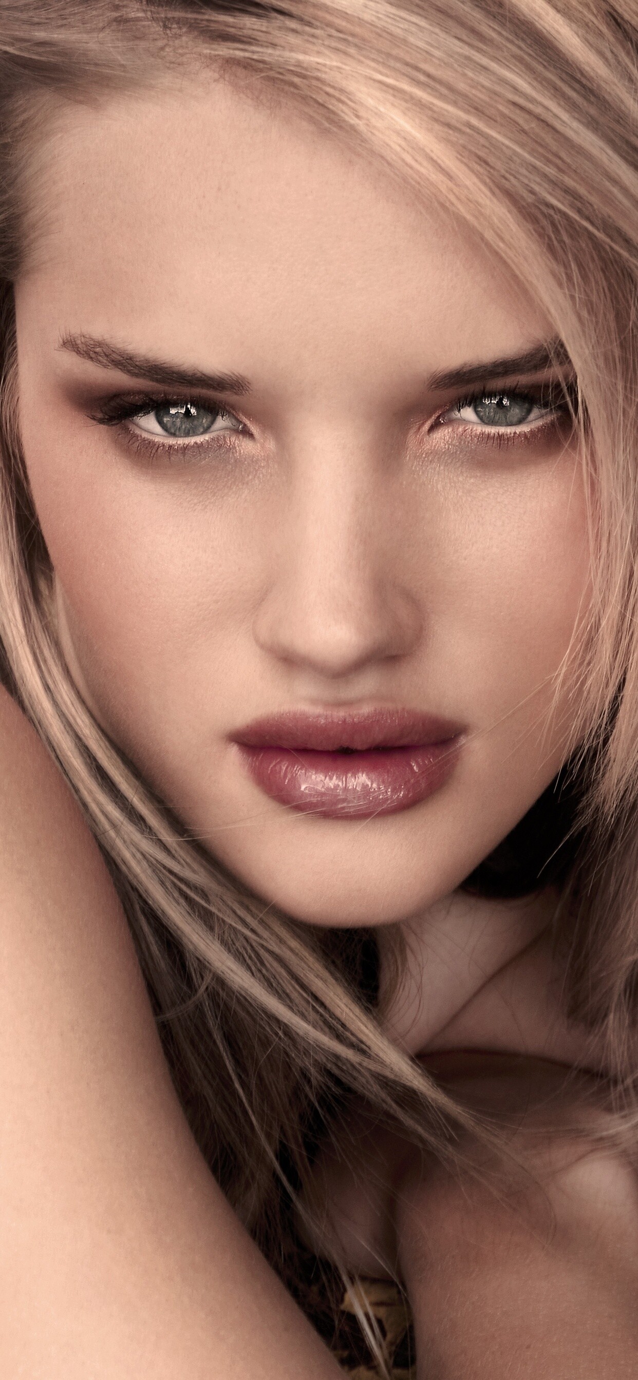 Rosie Huntington-Whiteley, Close-up Portrait, 4K iPhone XS Max, 1250x2690 HD Phone