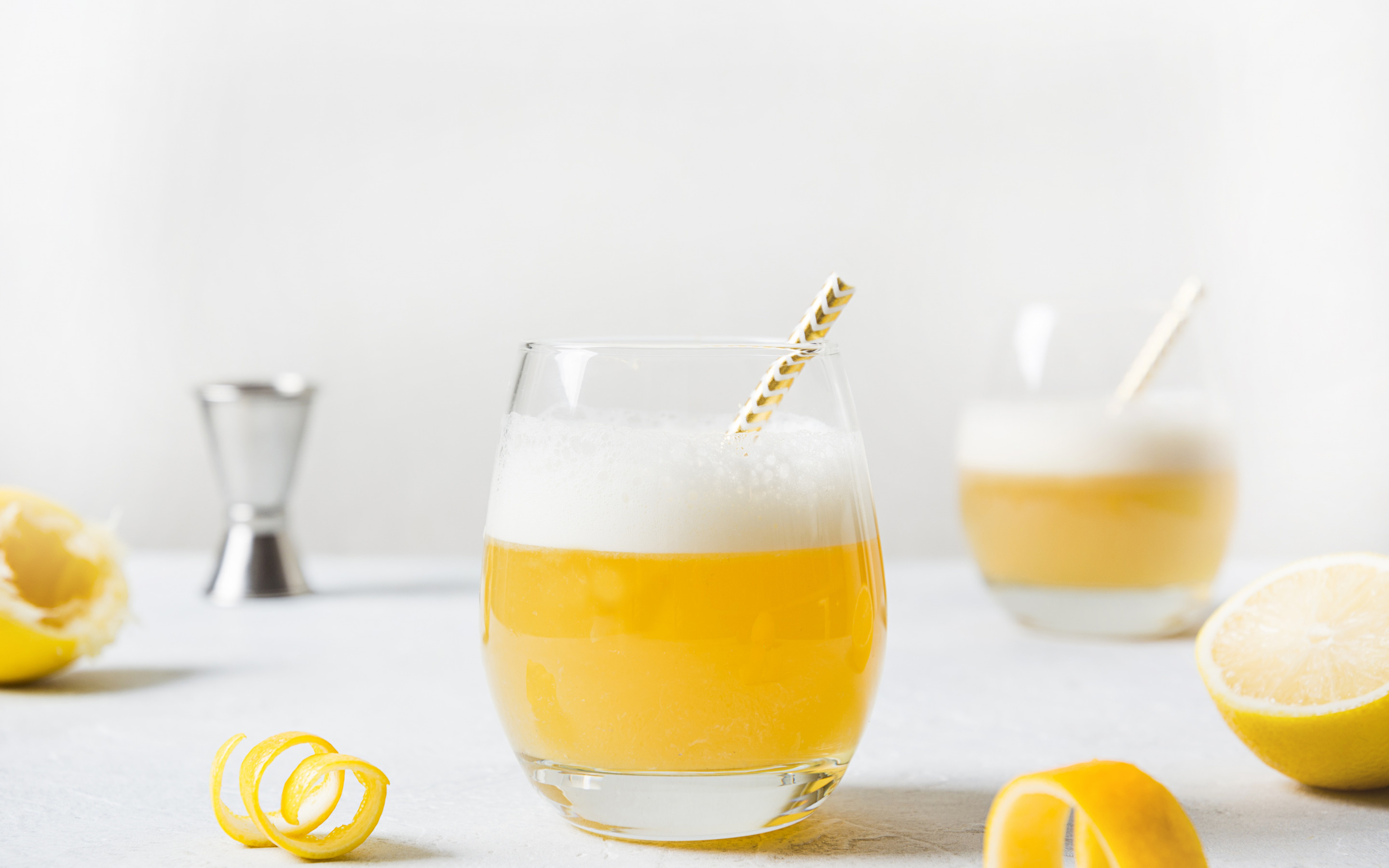 Bourbon twist, Unique combinations, Lemon-infused, Refreshing indulgence, 2880x1800 HD Desktop