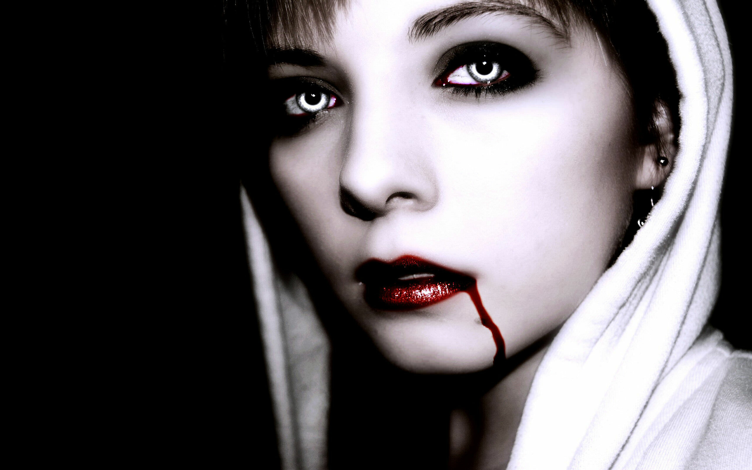 Female vampire HD wallpapers, Alluring darkness, 2560x1600 HD Desktop