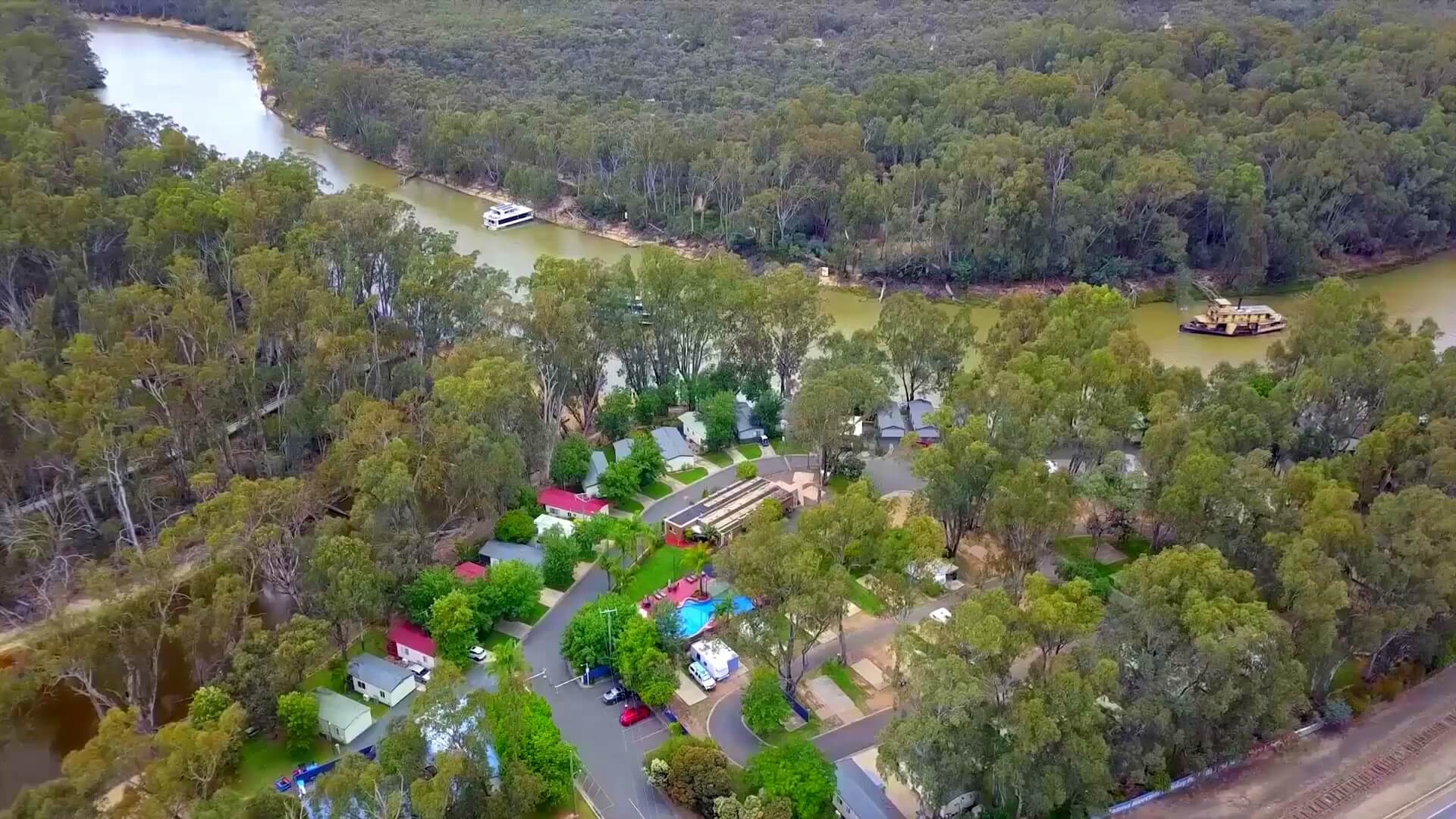 The Murray River, Moama riverside stay, Echuca Moama experience, Relaxing getaway, 1920x1080 Full HD Desktop