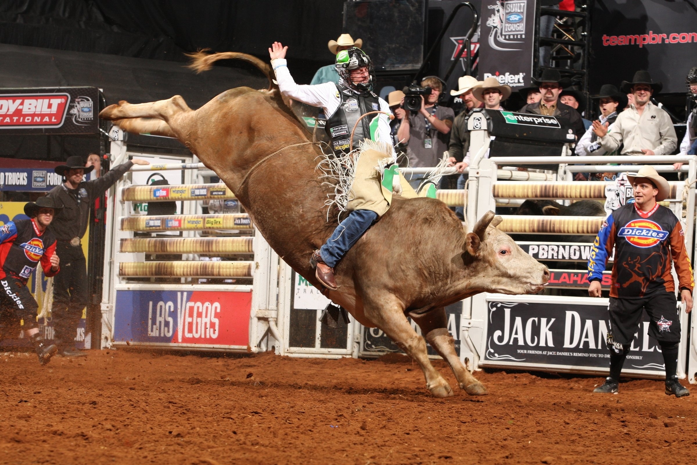 Bull riding, Cowboy, Extreme cow, Rodeo, 2400x1600 HD Desktop