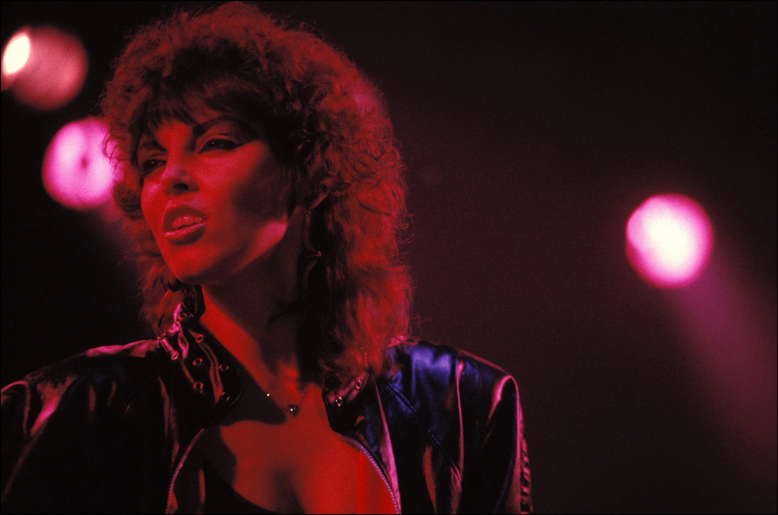 Pat Benatar's decision, Refusing to sing hit me with your best shot, Powerful statement, Standing against gun violence, 2560x1700 HD Desktop