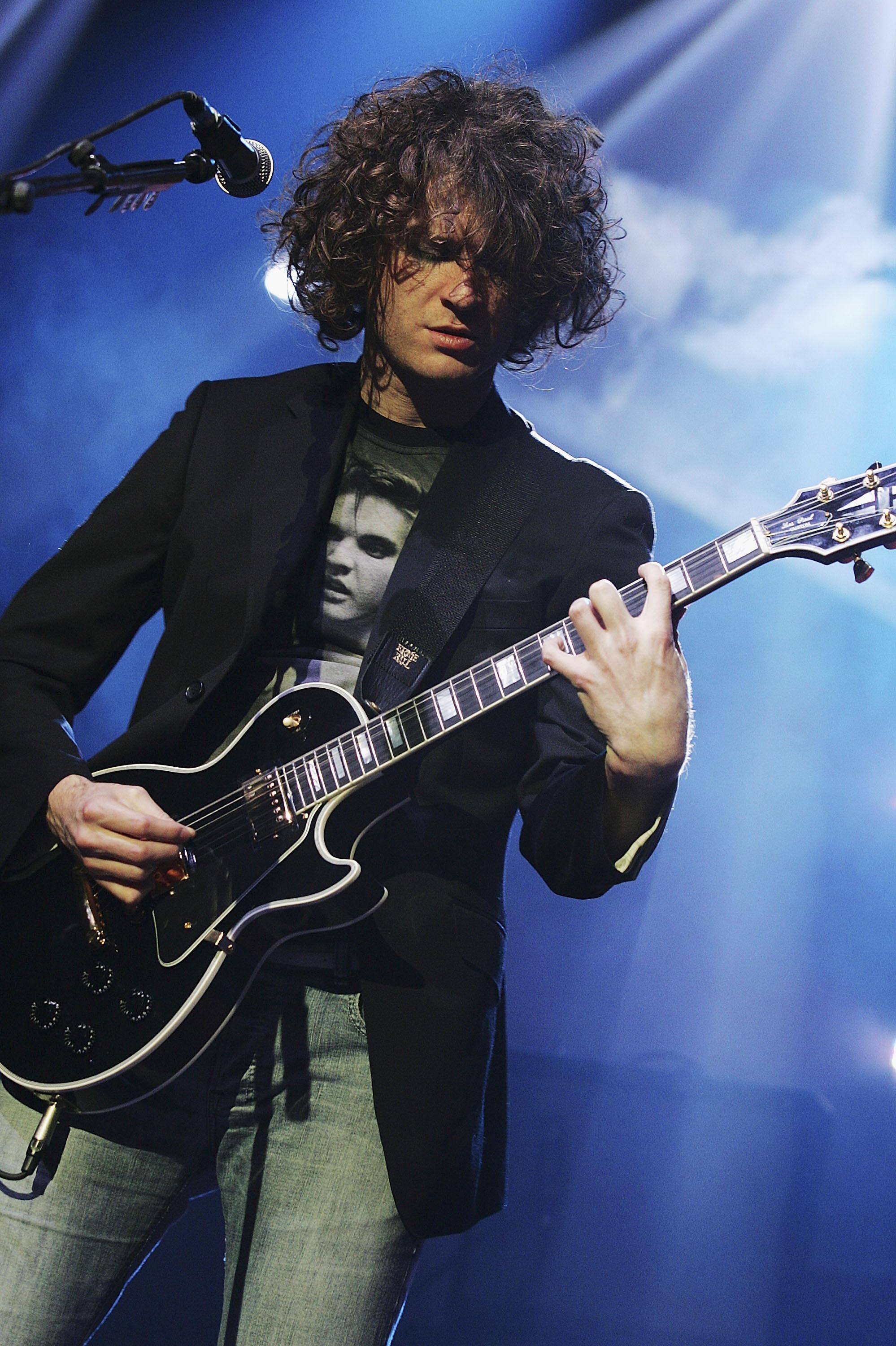 Carling Academy Brixton, Dave Keuning Wallpaper, 2000x3000 HD Phone