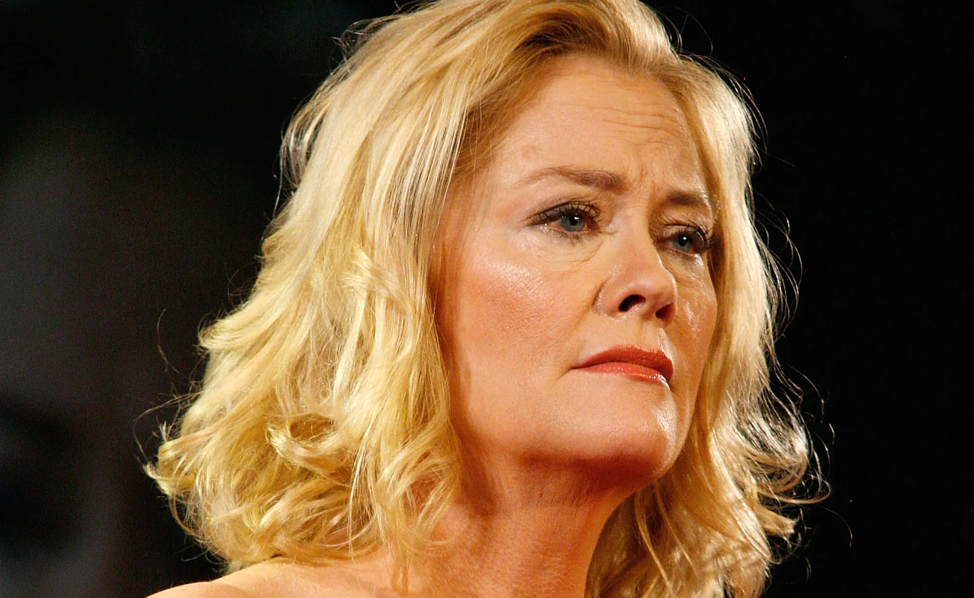 Cybill Shepherd, Personal life, Son's past, Rehab journey, 2000x1230 HD Desktop