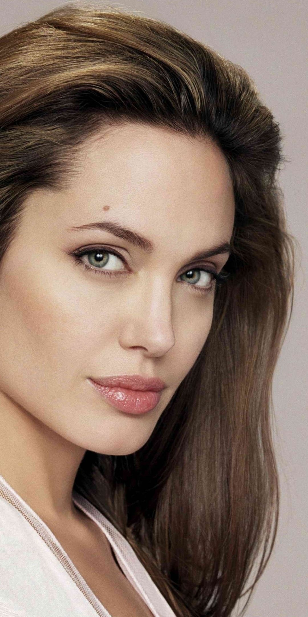 Angelina Jolie, close-up beauty portrait, mole above eyebrow, HD Phone wallpaper