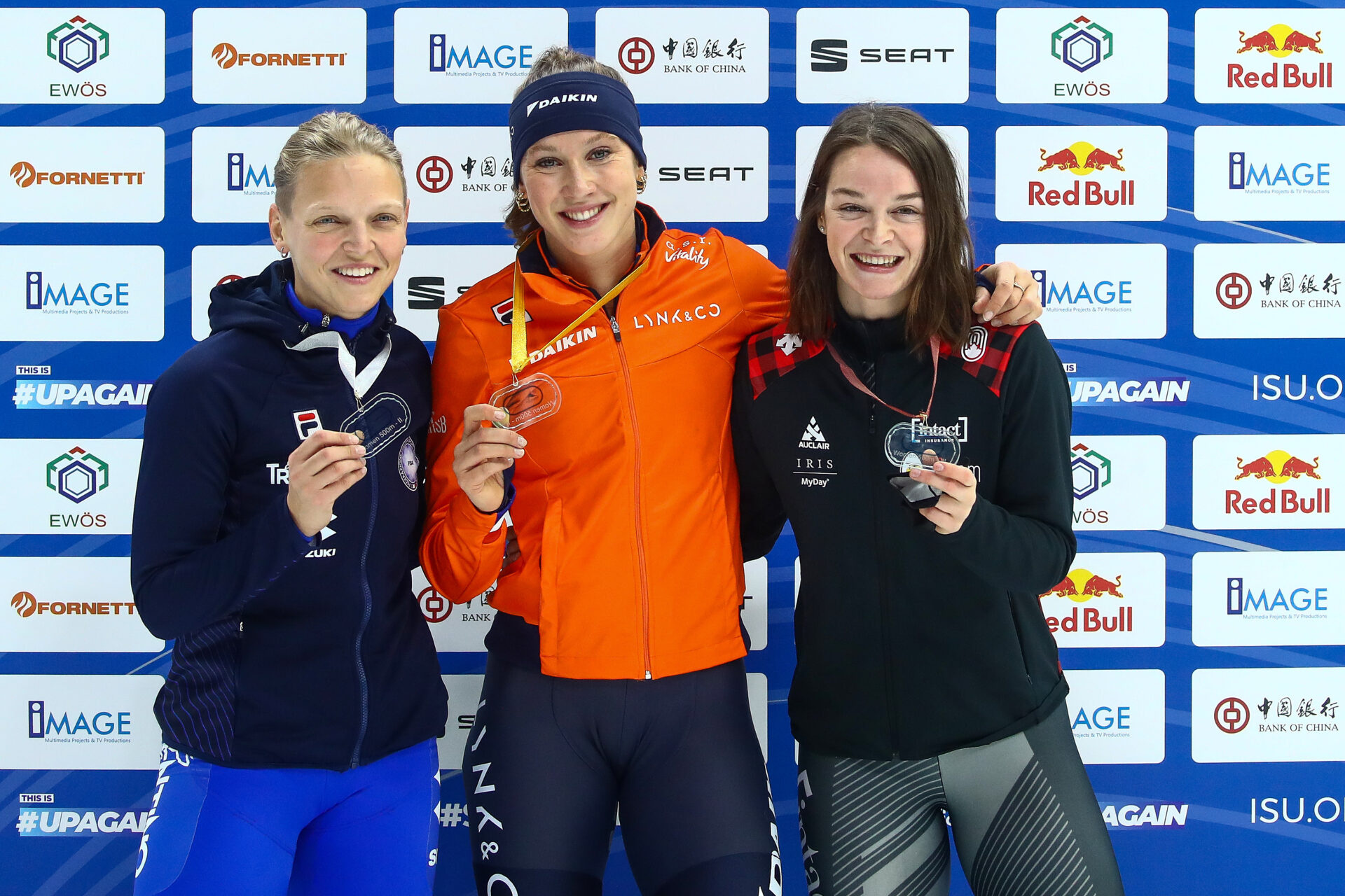 Kim Boutin, ISU World Cup, Short track excitement, Thrilling race day, 1920x1280 HD Desktop