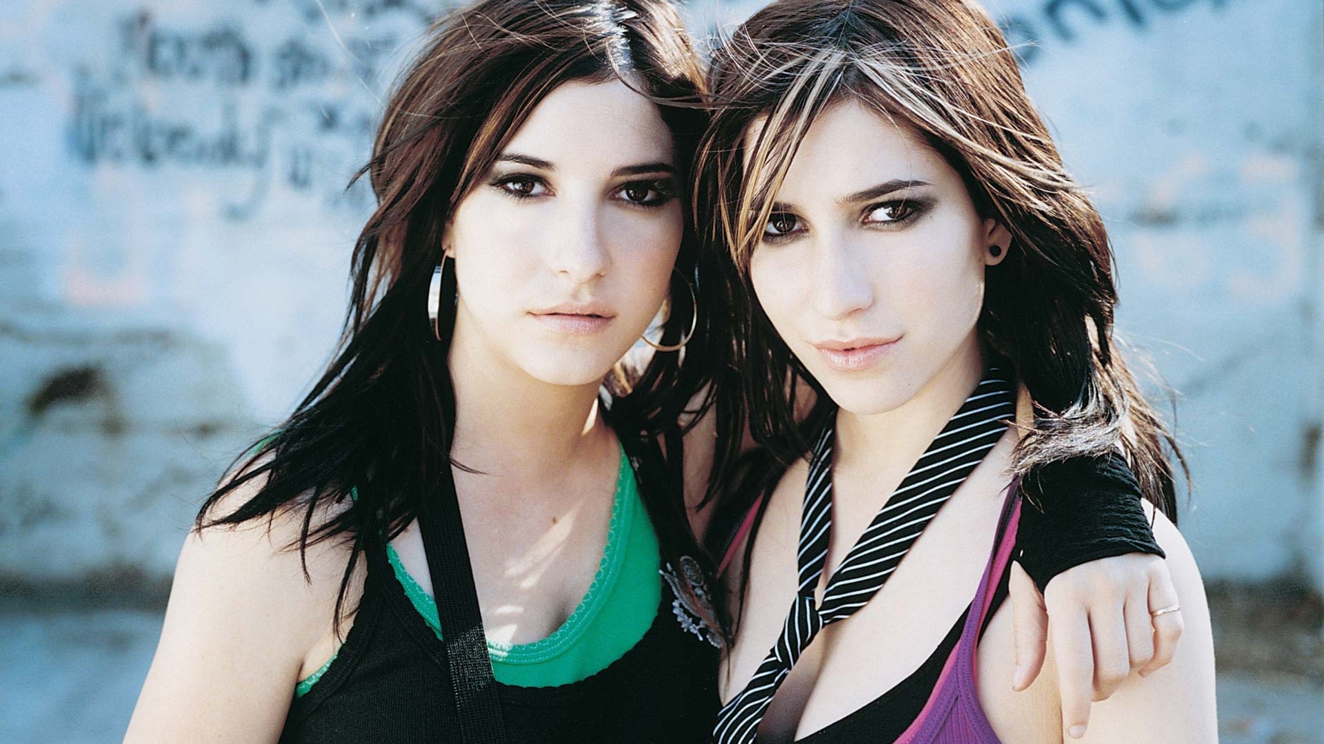 Download The Veronicas Pop Duo Singers, Veronicas, Pop, Duo, Singers Wallpaper in Resolution 1920x1080