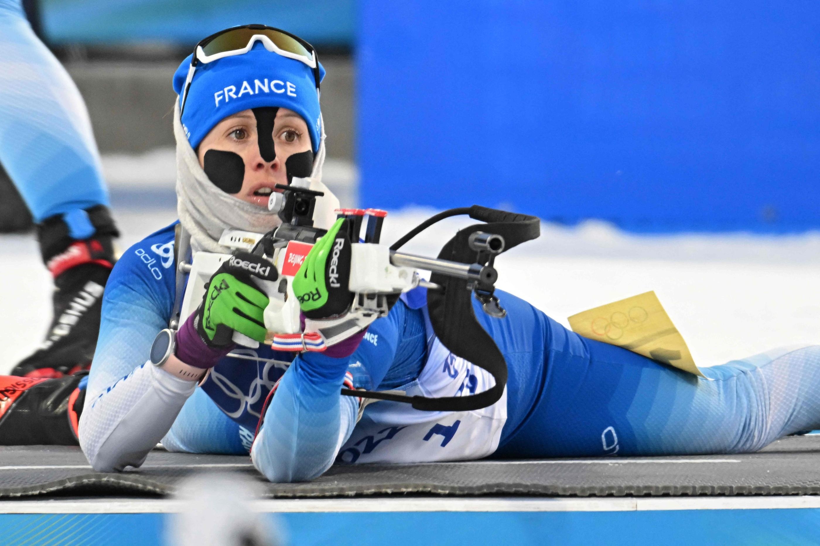 Anais Chevalier-Bouchet, Winter sports, Scotch on athletes' faces, The Parisien, 2800x1870 HD Desktop