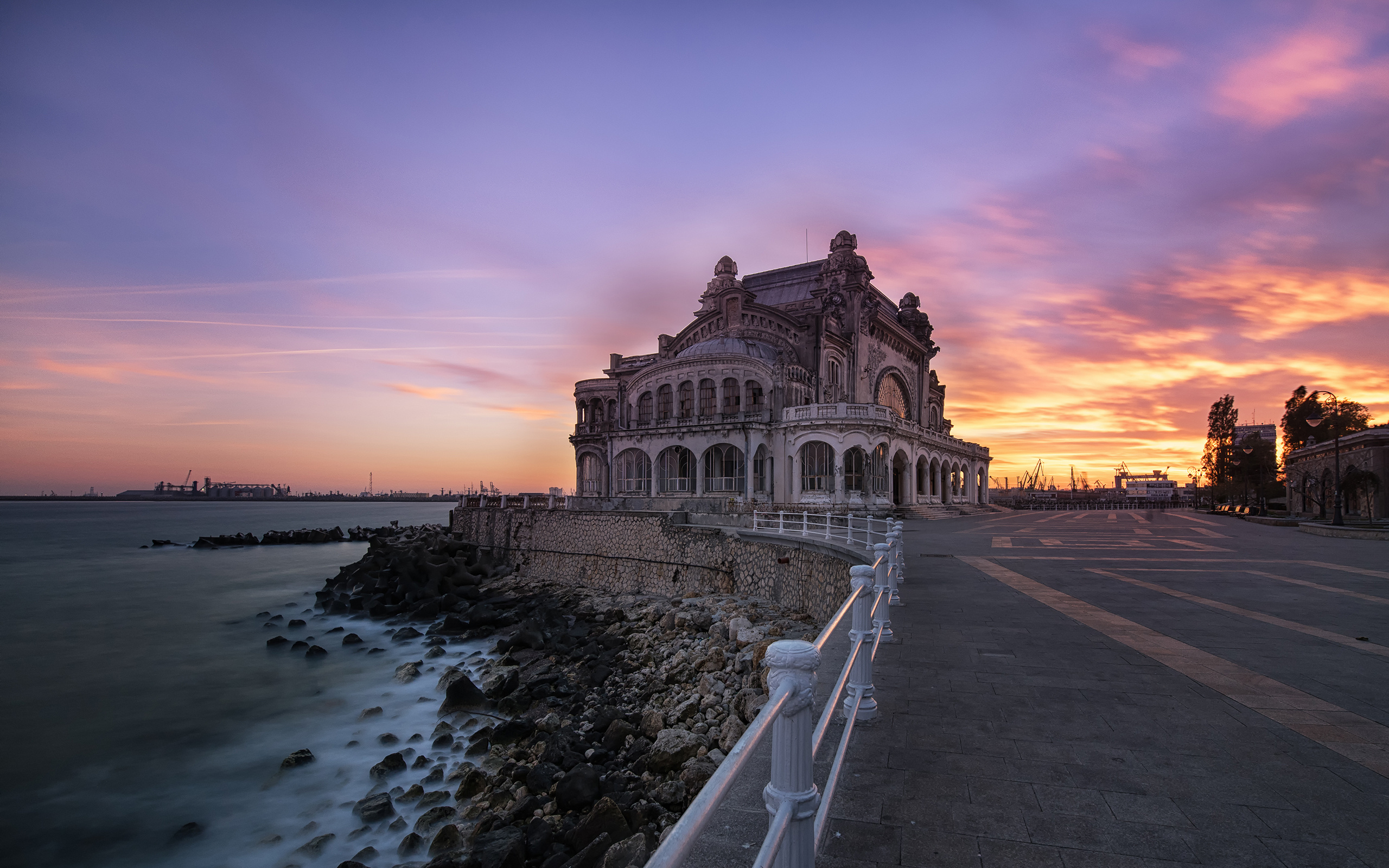 Constana Casino in Constanta, Romania, 2560x1600 HD Desktop