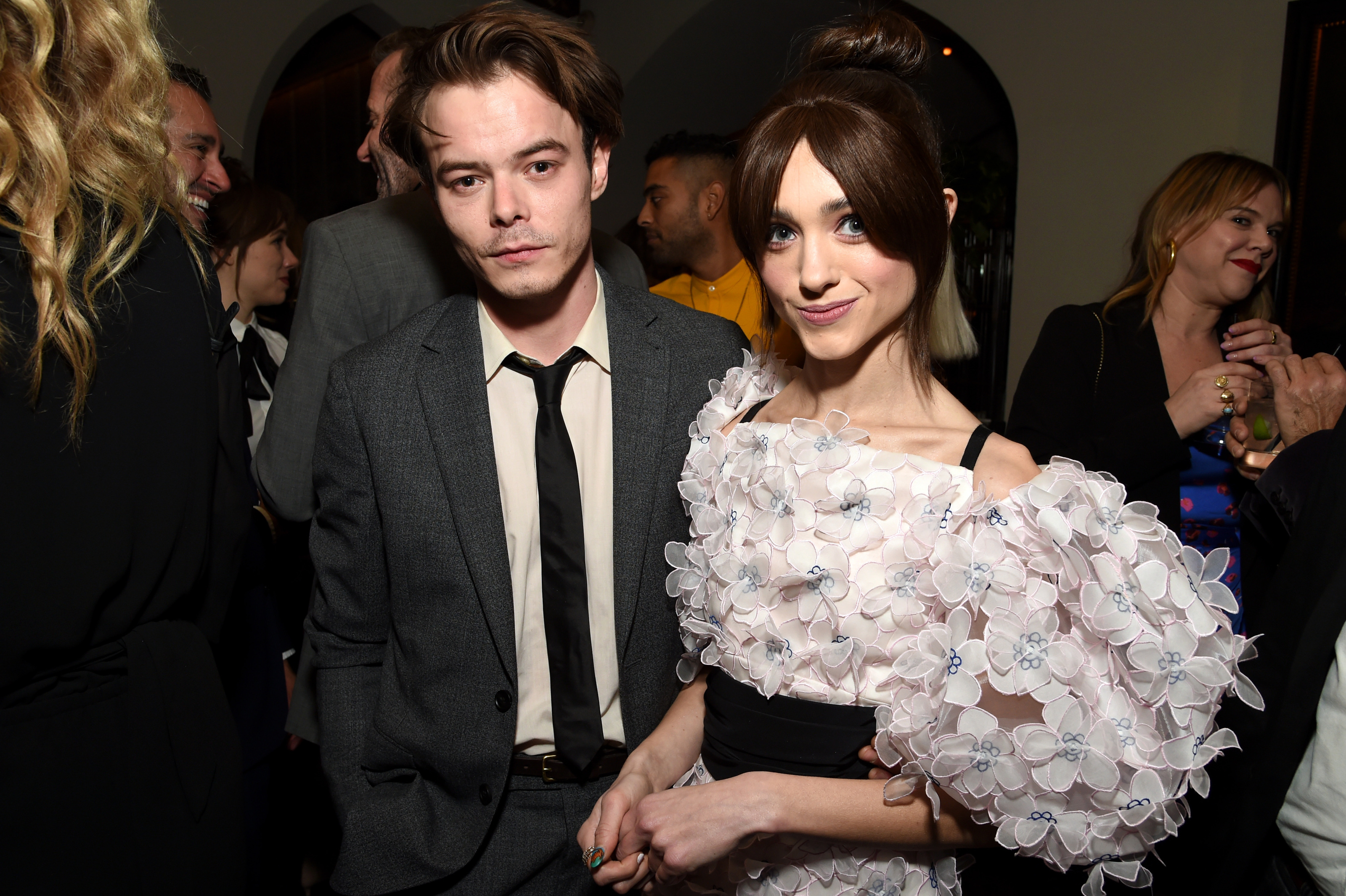 Charlie Heaton, Stranger Things star, Natalia Dyer, dating, 3200x2130 HD Desktop