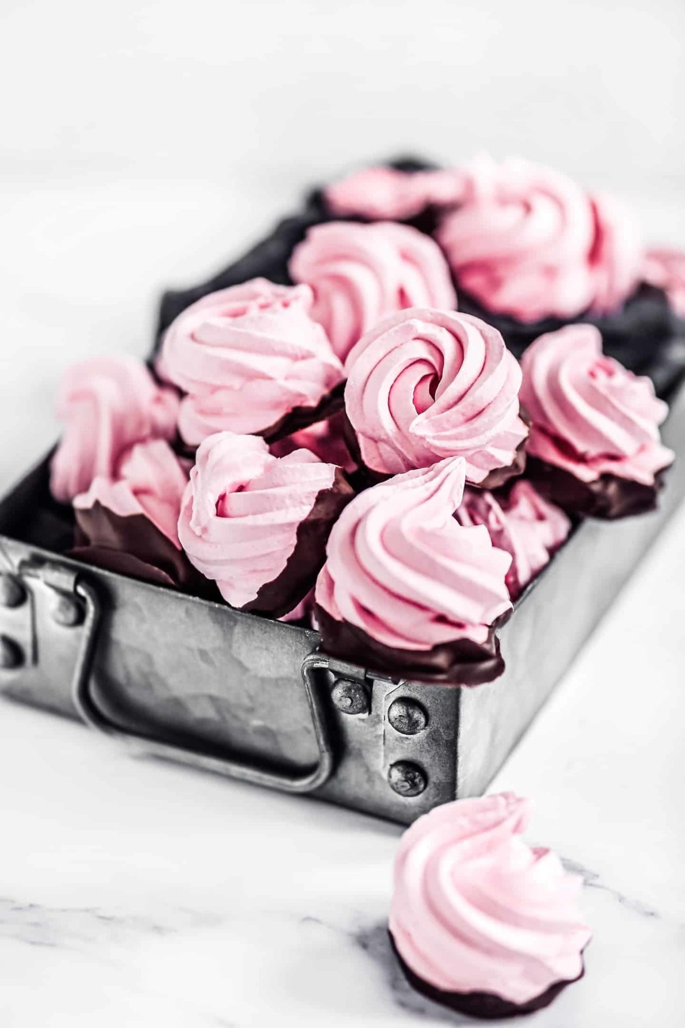 Chocolate raspberry meringue cookies, Sweetly cakes, Easy recipe, Divine chocolate, 1370x2050 HD Phone