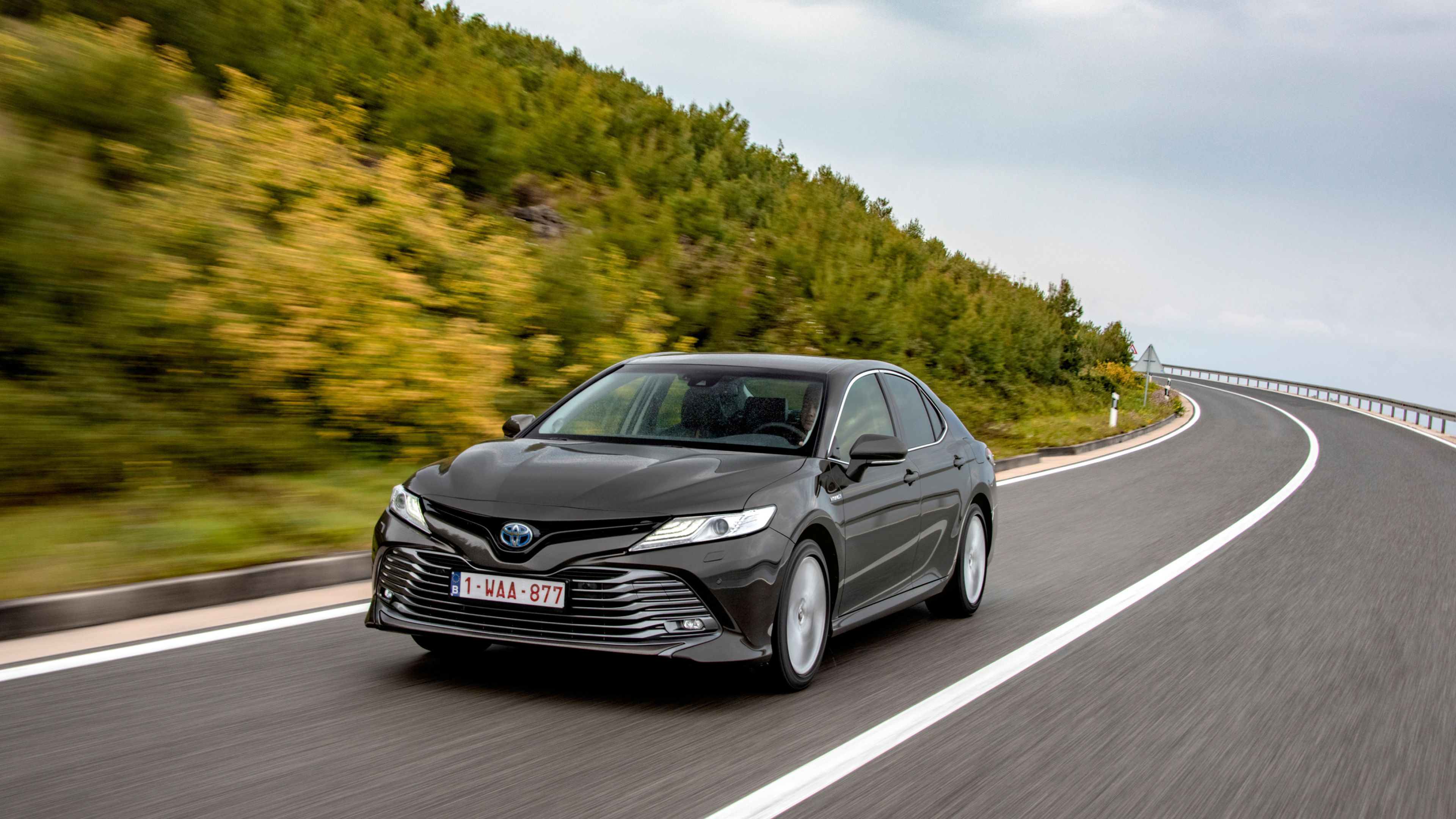 Toyota Camry, Hybrid efficiency, Stylish sophistication, Impressive power, 3840x2160 4K Desktop