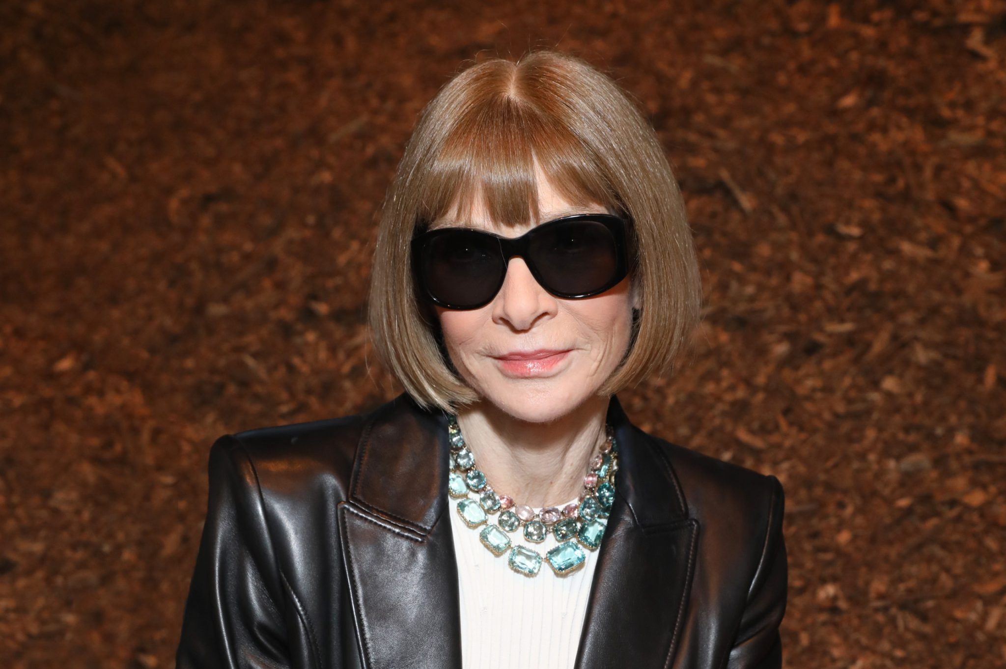 Anna Wintour, Respect and loyalty, Biography of Anna, Wintour's influence, 2050x1370 HD Desktop