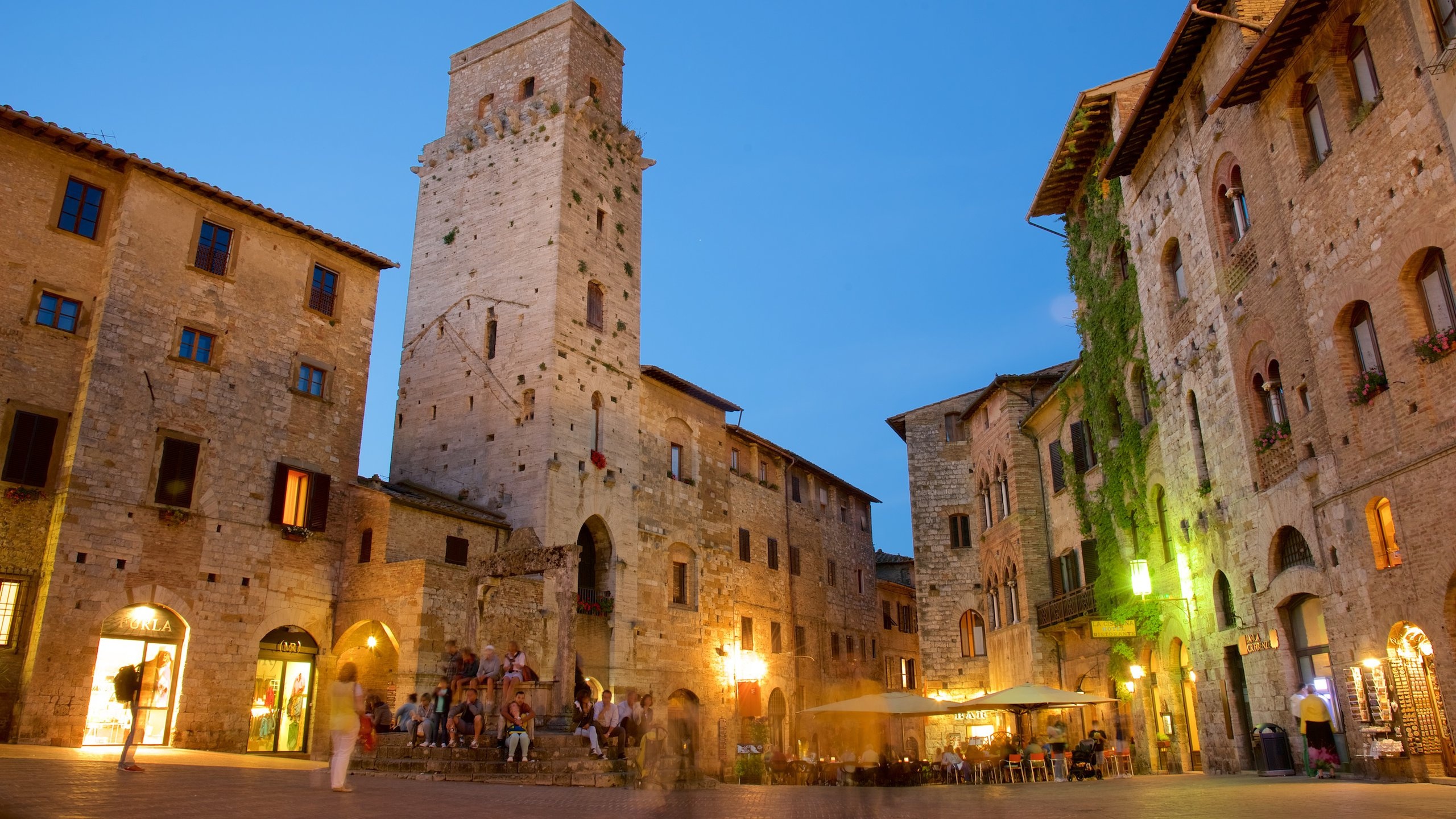 City center apartment, San Gimignano rentals, Historic district, Authentic experience, 2560x1440 HD Desktop