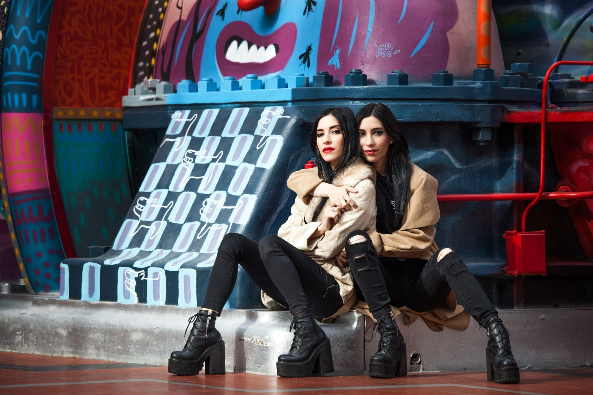 Interview, The Veronicas 2015, 2000x1340 HD Desktop