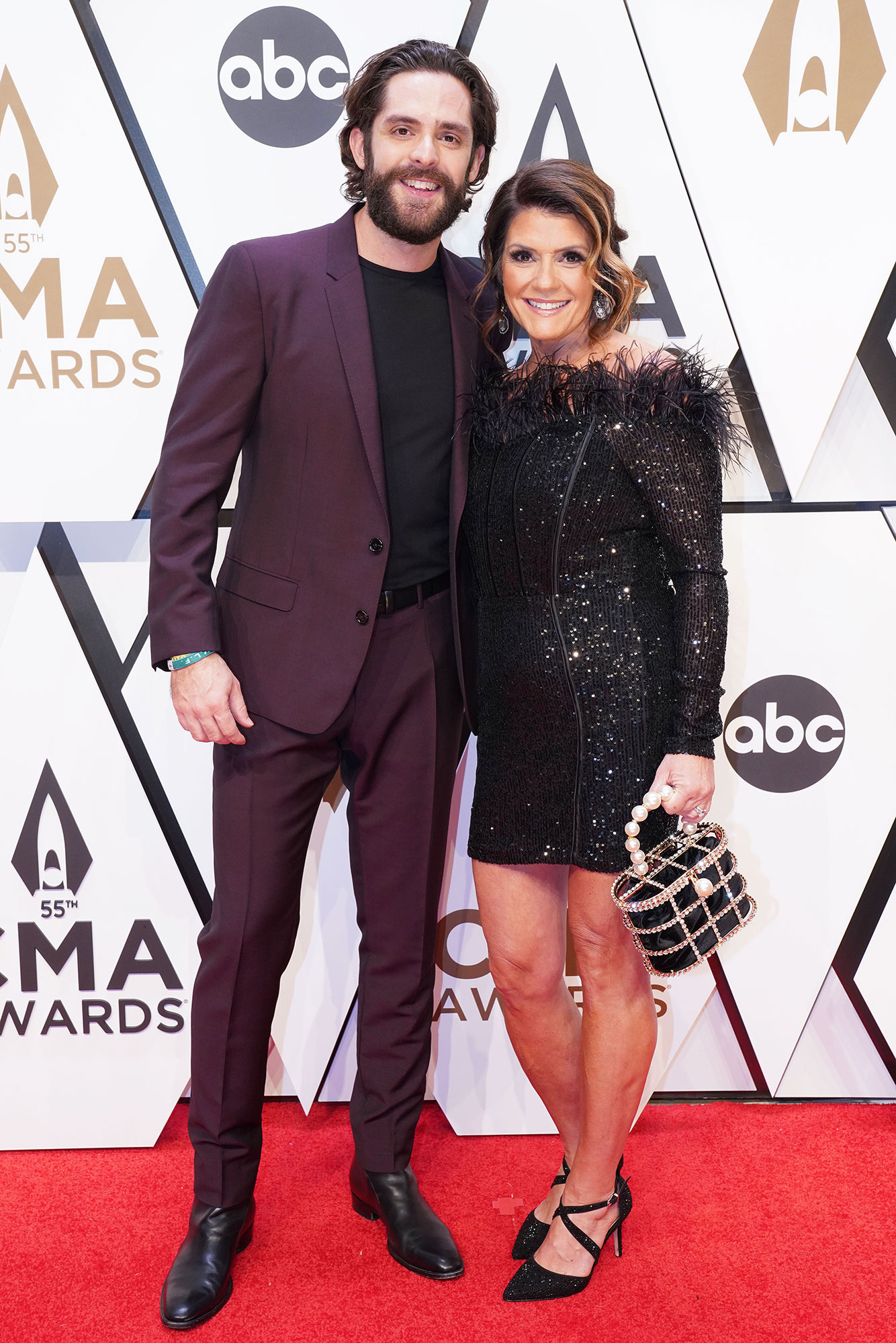 Thomas Rhett Music, CMAs 2021, Thomas Rhett Without Pregnant Lauren Akins, 1340x2000 HD Phone