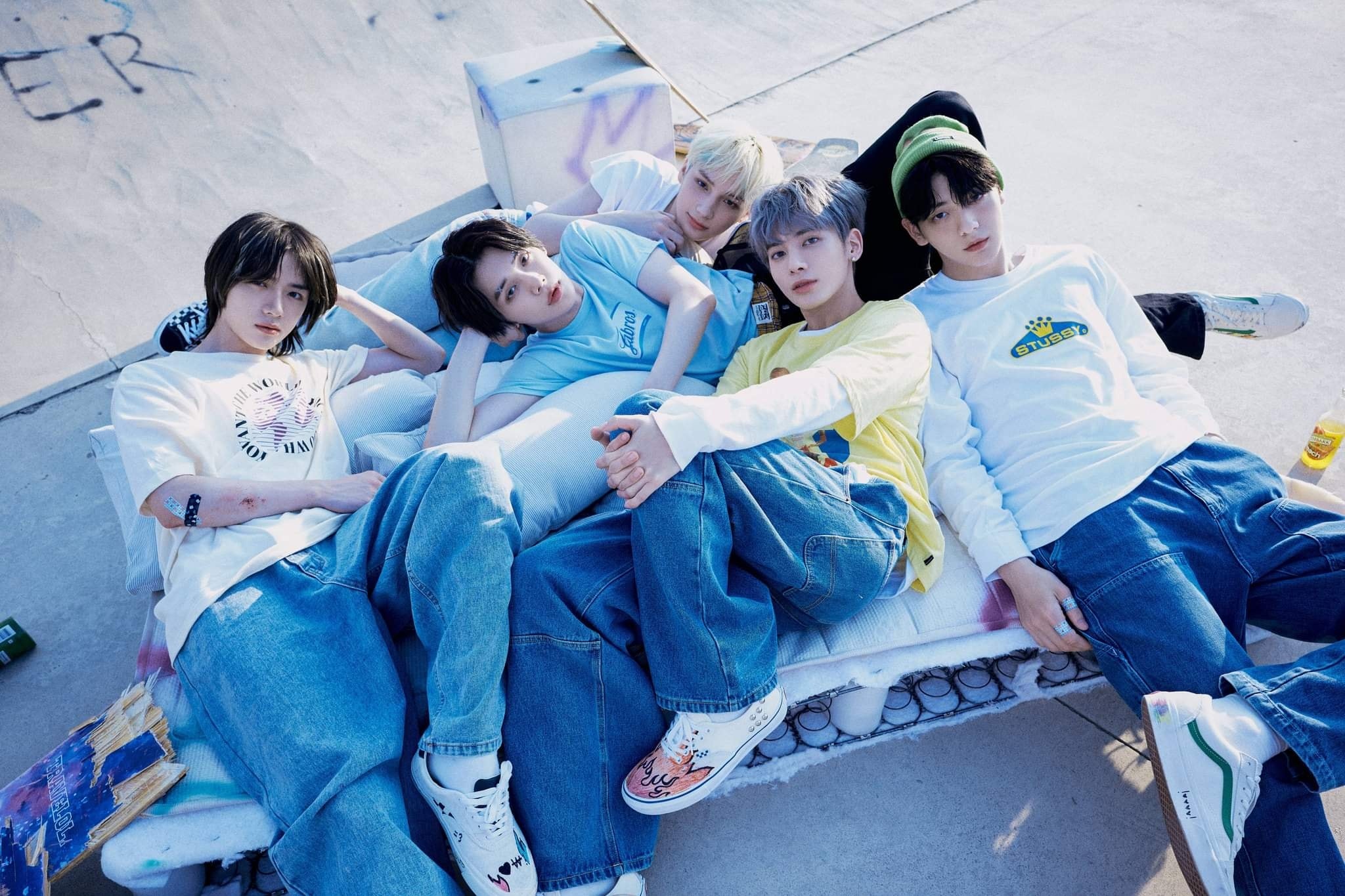 Tomorrow X Together, The Chaos Chapter: FIGHT OR ESCAPE, Casual denim streetwear, Outdoor rooftop mattress, HD Desktop wallpaper