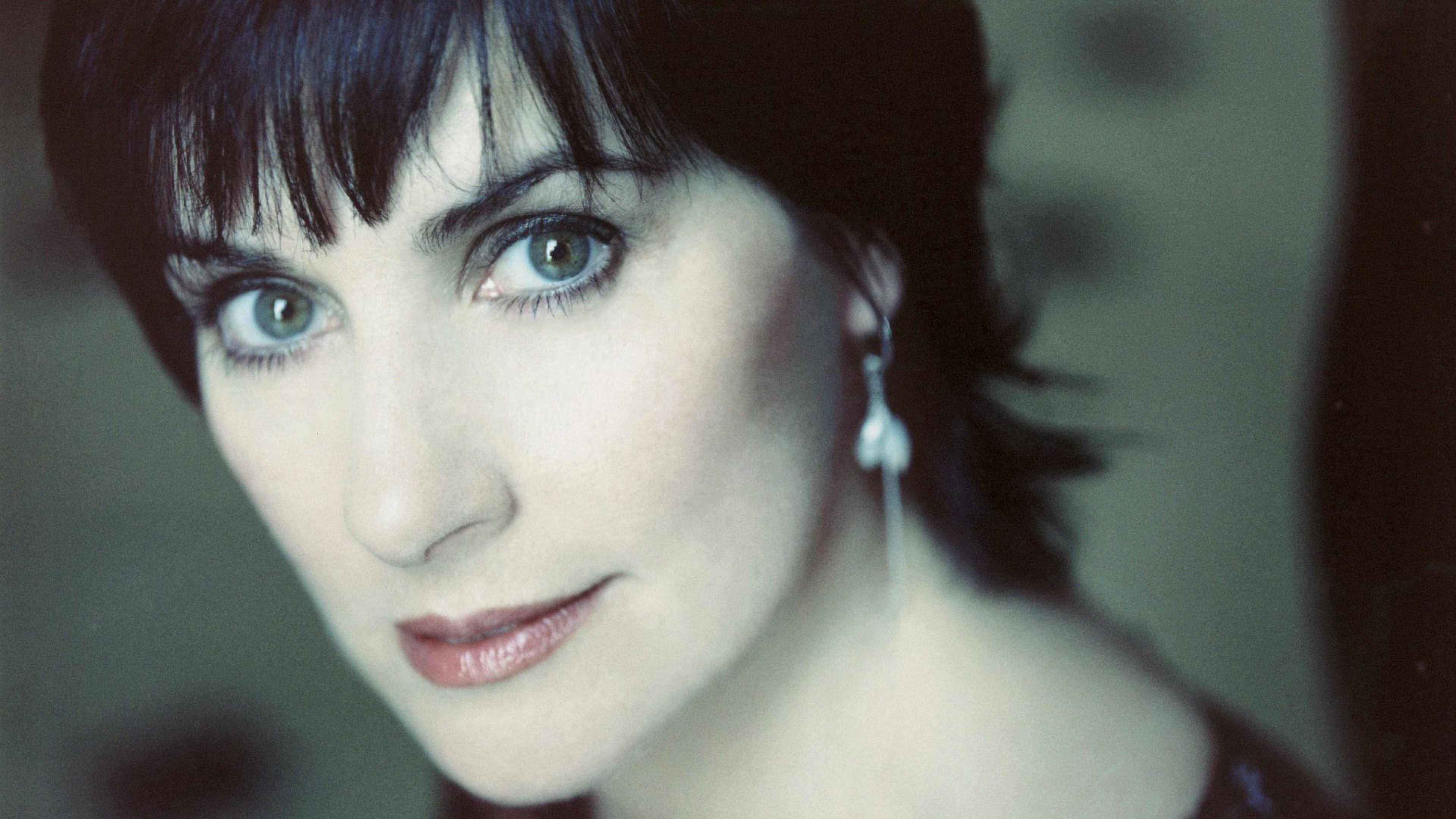 Enya Wallpaper, Posted by John Walker, Enya Patricia Brennan, Celebs, 3840x2160 4K Desktop