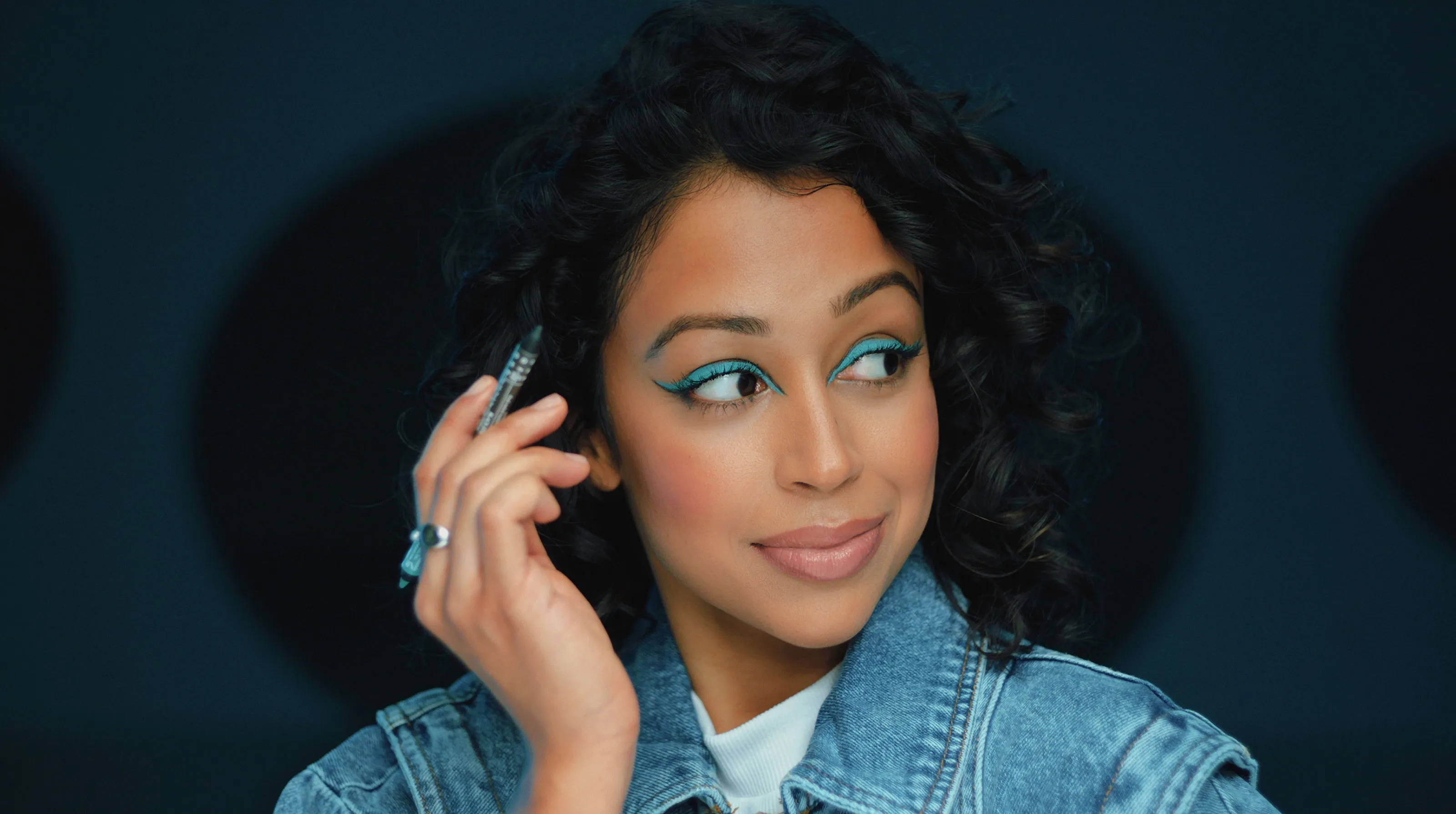 Makeup and skincare collection, Exclusive collaboration, C'est Moi, Liza Koshy, 3200x1790 HD Desktop