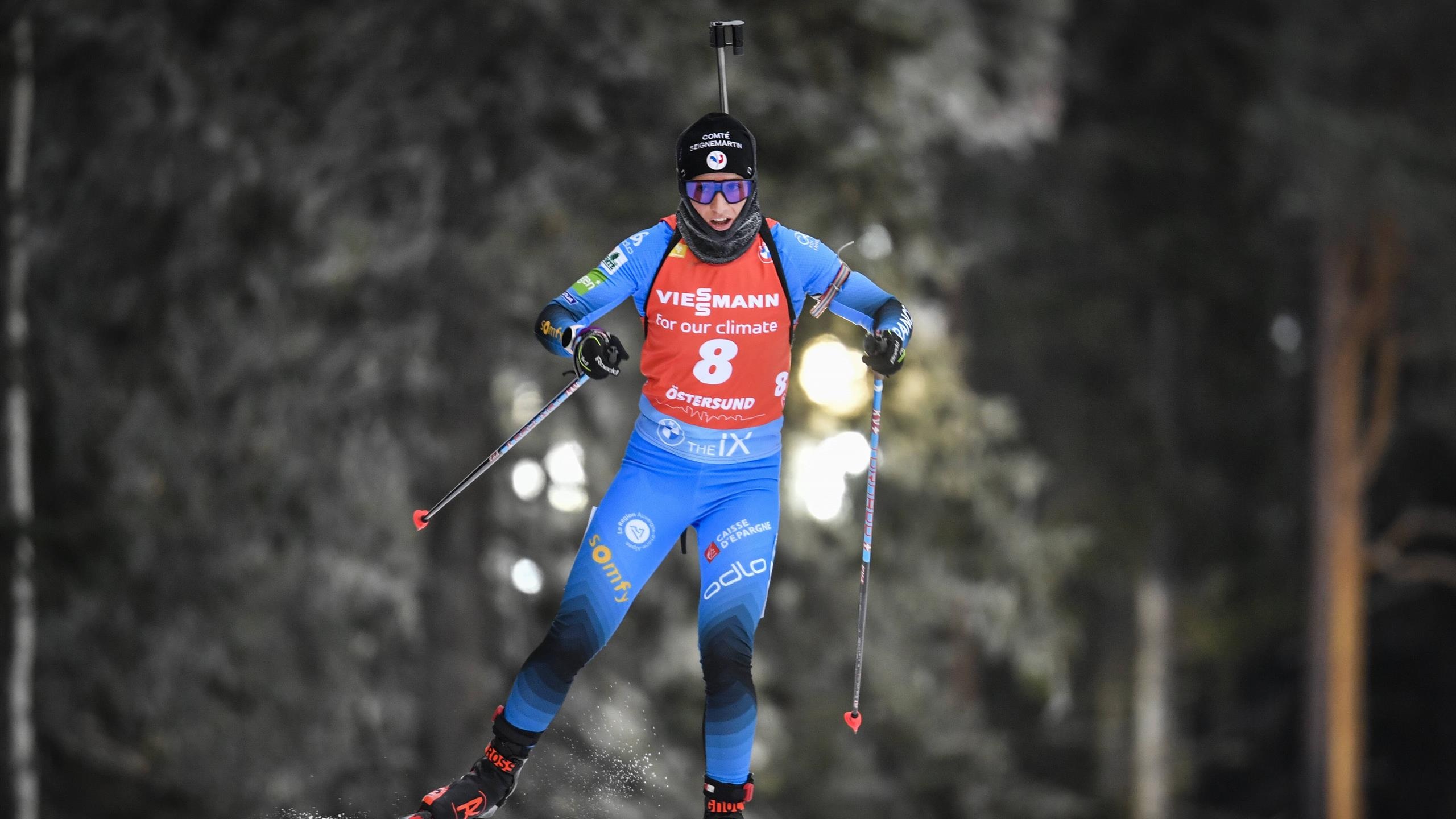 Anais Chevalier-Bouchet, Pursuit podium, Impressive performance, Medal success, 2560x1440 HD Desktop