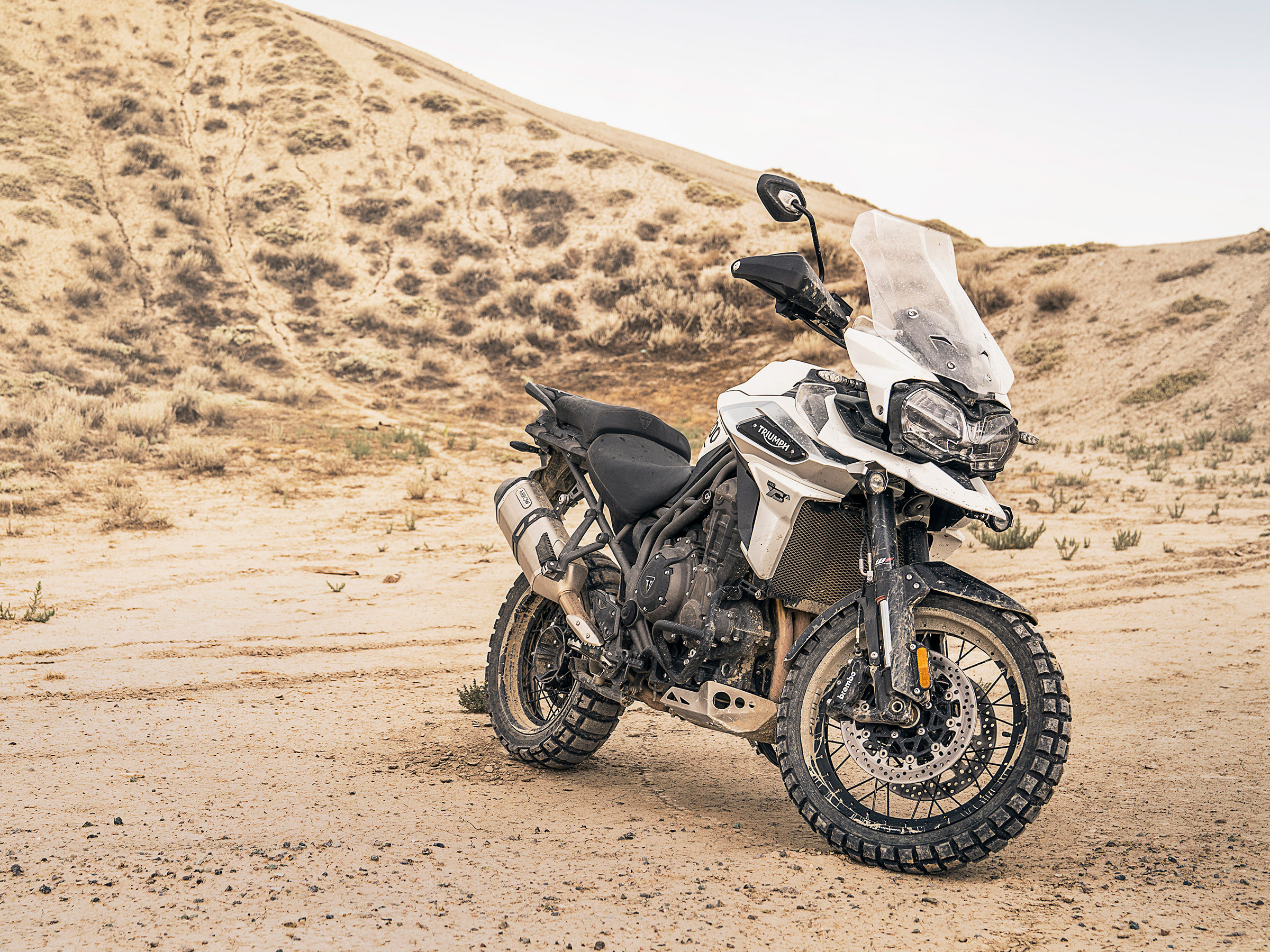 Triumph Tiger 1200, Robust adventure bike, 2018 model, Impressive specifications, 2400x1800 HD Desktop