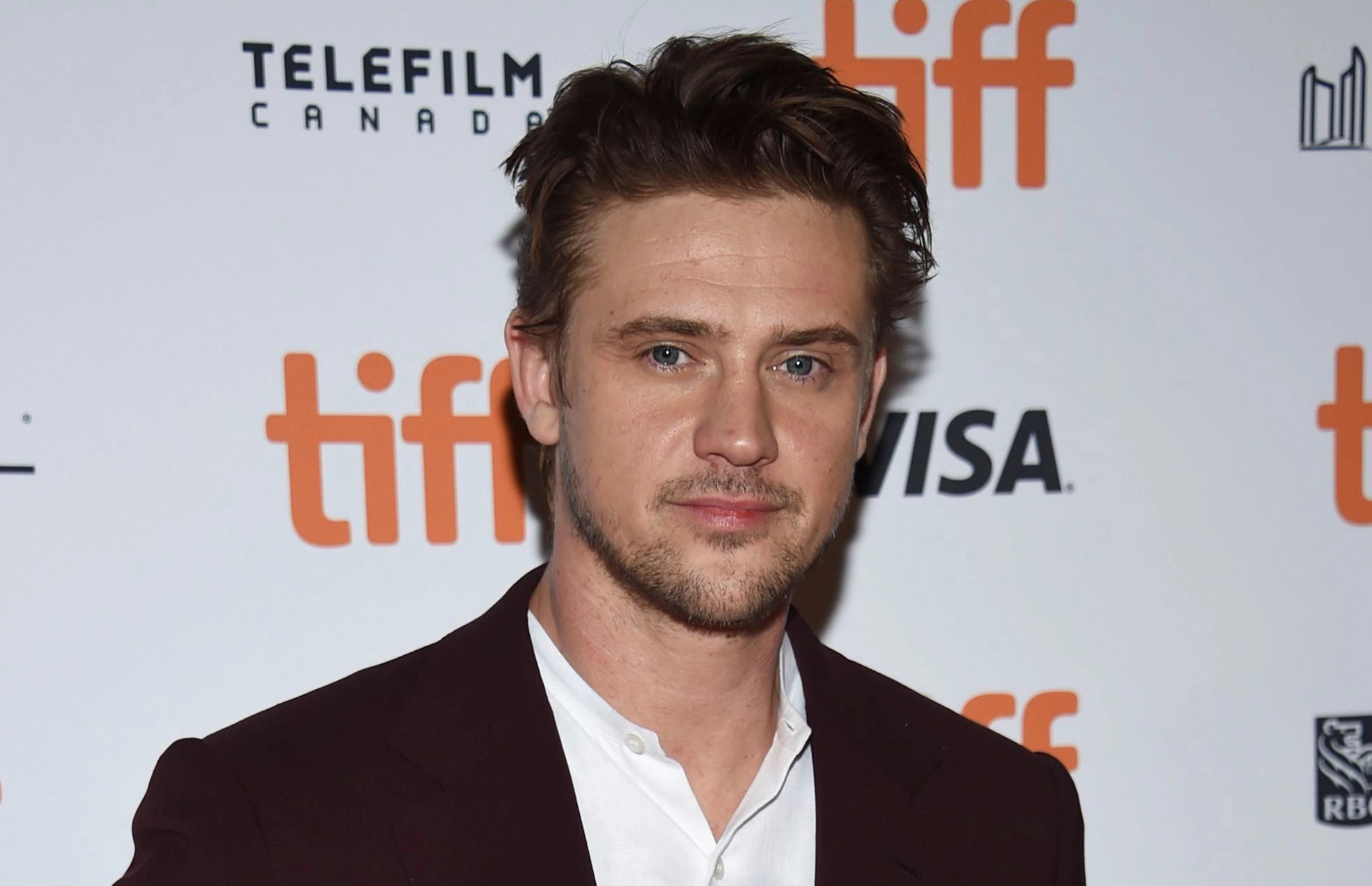 Boyd Holbrook, Predator controversy, Proud of Olivia Munn, 1980x1280 HD Desktop