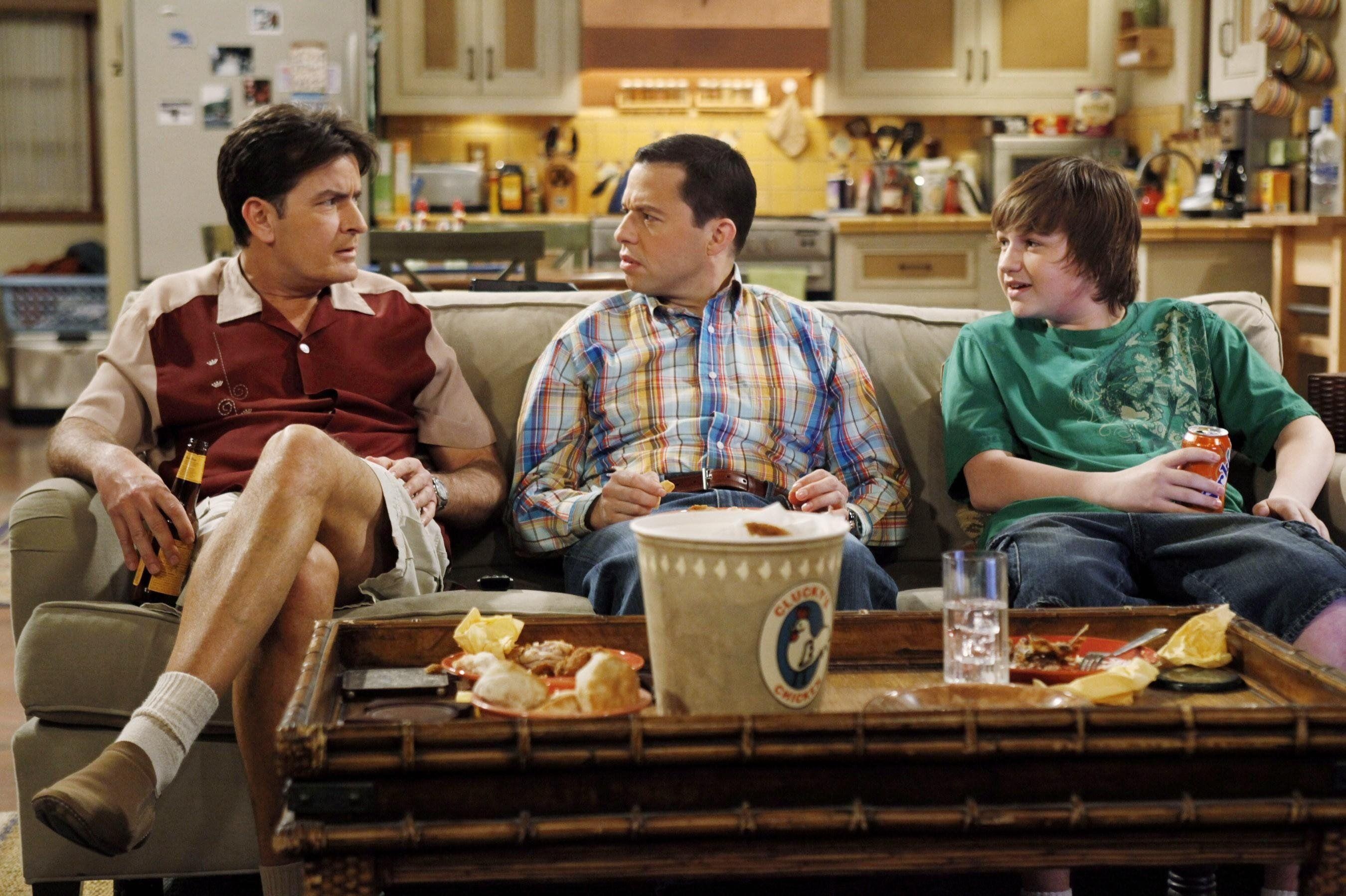 Two and a Half Men, TV comedy, Chuck Lorre, Charlie Harper, 2700x1800 HD Desktop