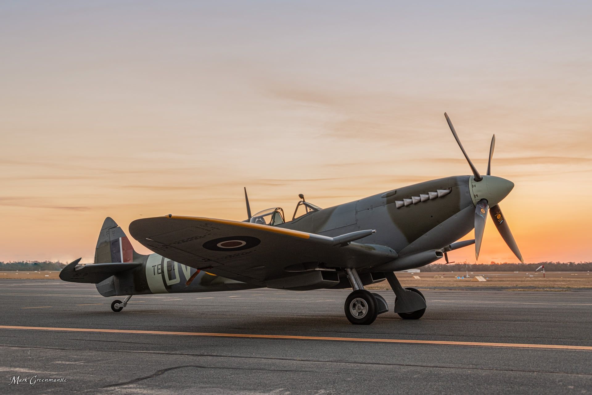 Vintage aircraft, Powerful fighter jets, Intense battle scenes, Timeless aviation, 1920x1280 HD Desktop