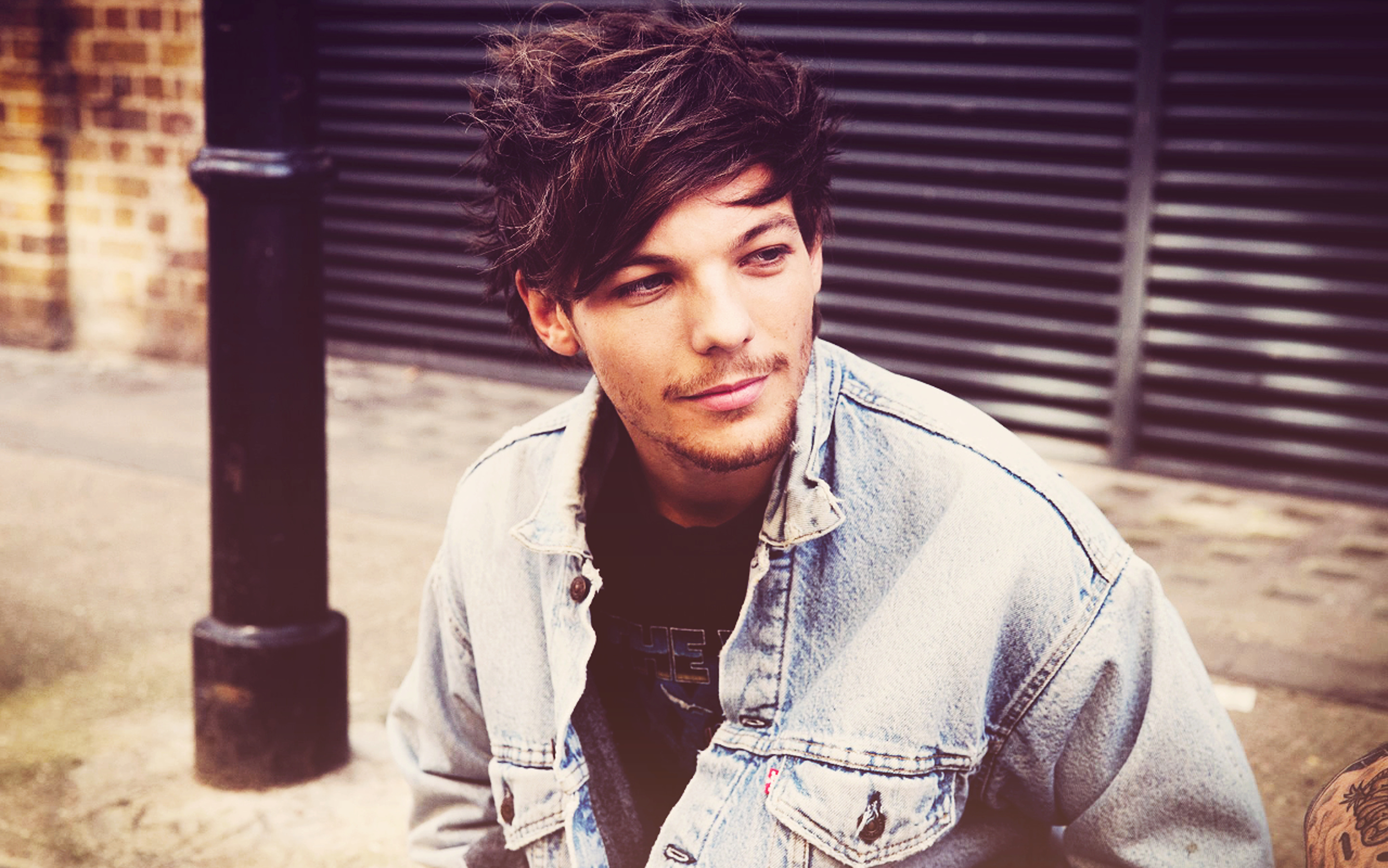 Louis Tomlinson wallpapers, 2880x1800 HD Desktop