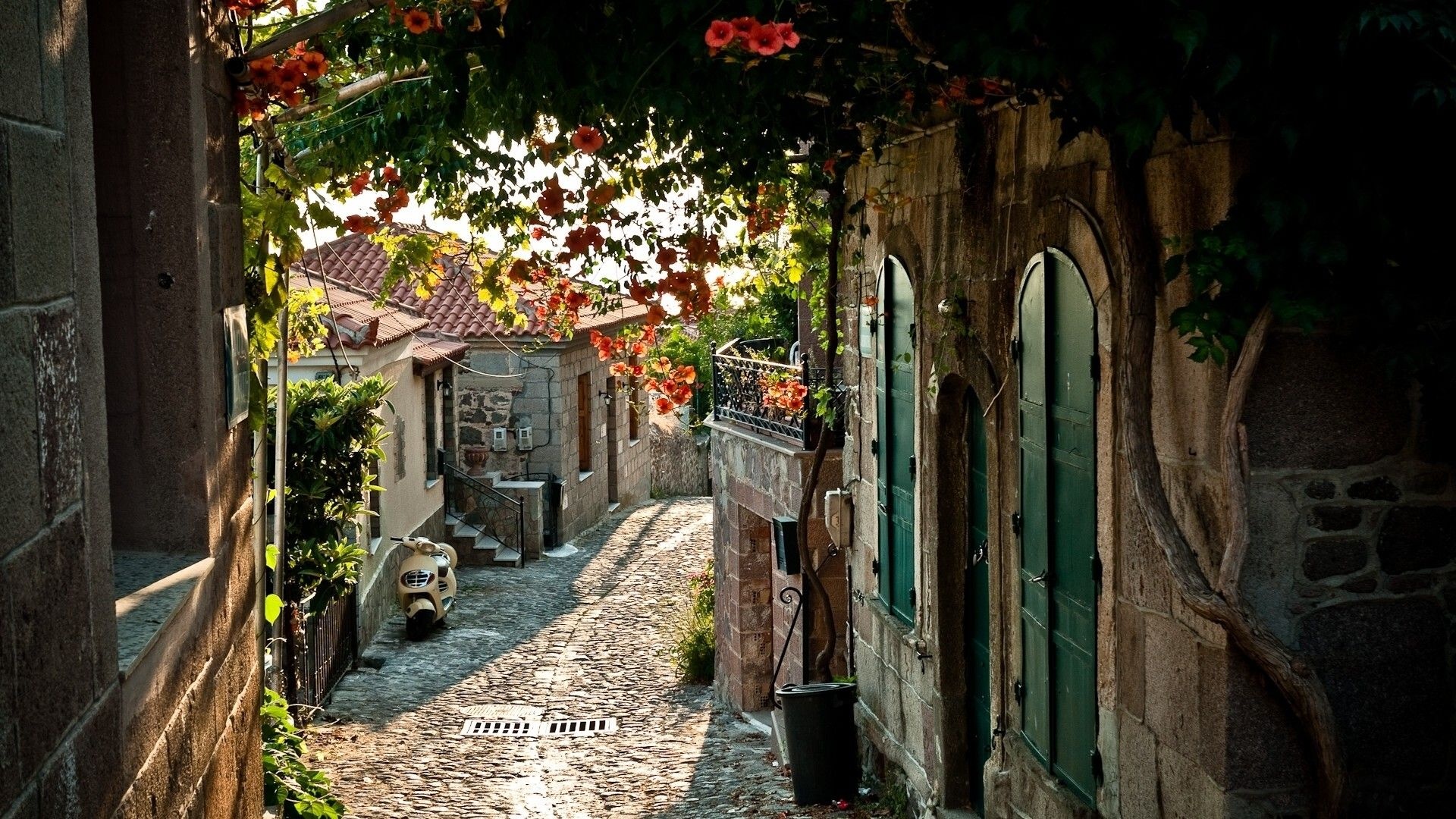 Northern Italy's charm, Scenic streets, Italian atmosphere, Beautiful backgrounds, 1920x1080 Full HD Desktop