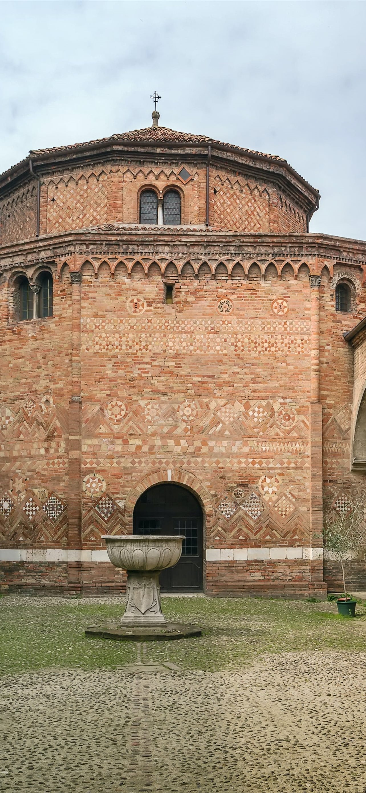 Basilica of Santo Stefano, Bologna Wallpaper, 1290x2780 HD Phone