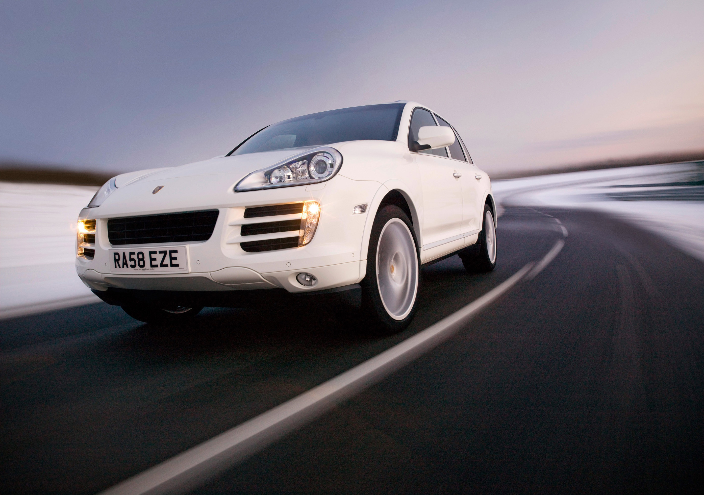 2010 Model, Porsche Cayenne Wallpaper, 2850x2000 HD Desktop